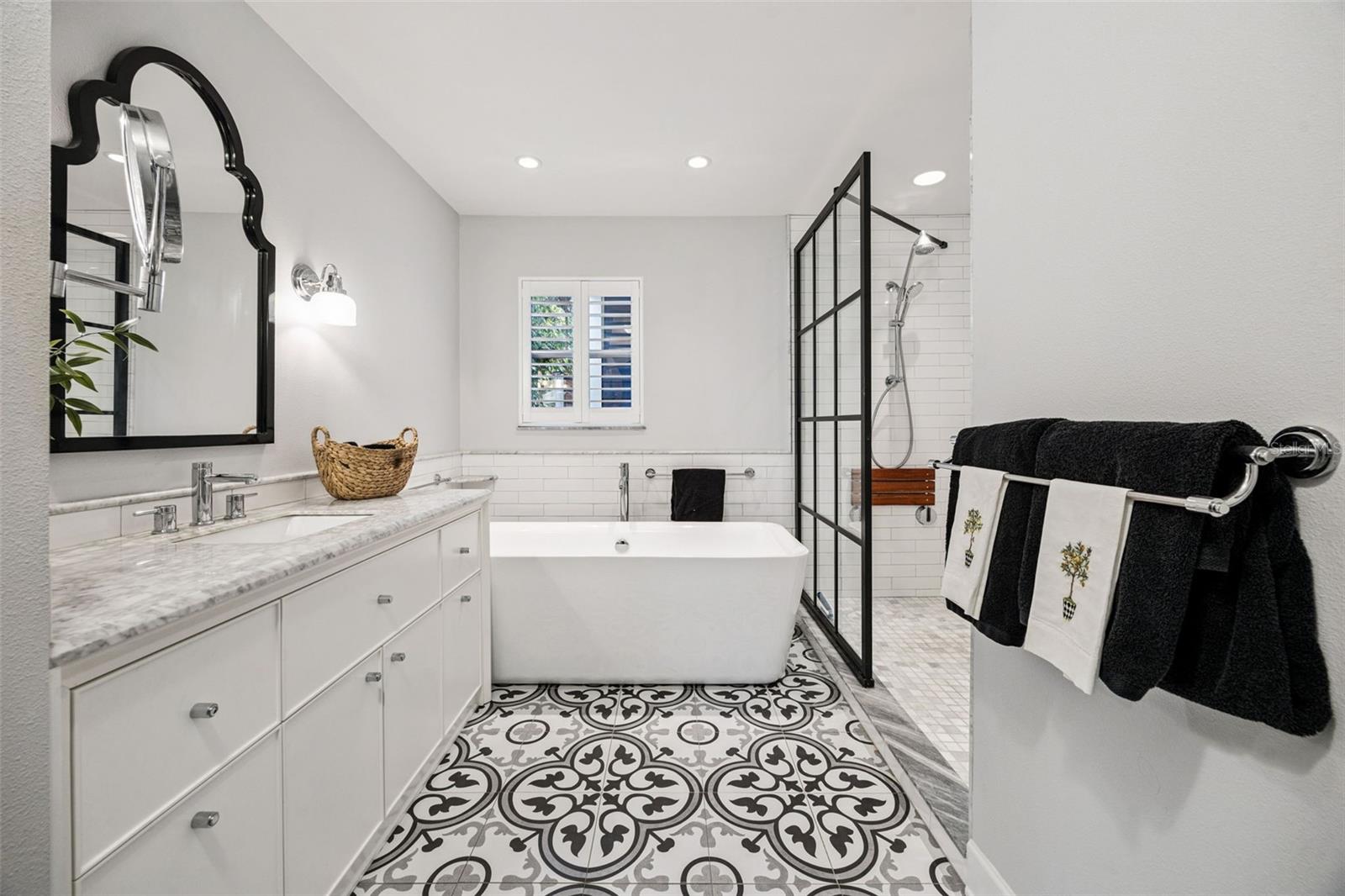 Image 13 of 45 For 913 La Salle Avenue