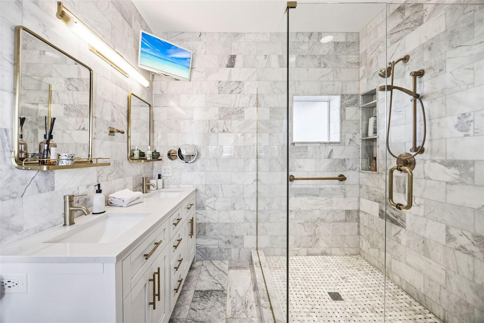 Image 21 of 45 For 913 La Salle Avenue