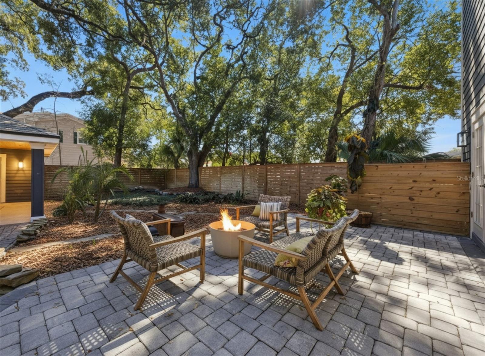 Image 26 of 45 For 913 La Salle Avenue