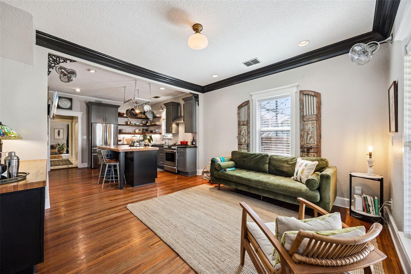 Image 3 of 45 For 913 La Salle Avenue