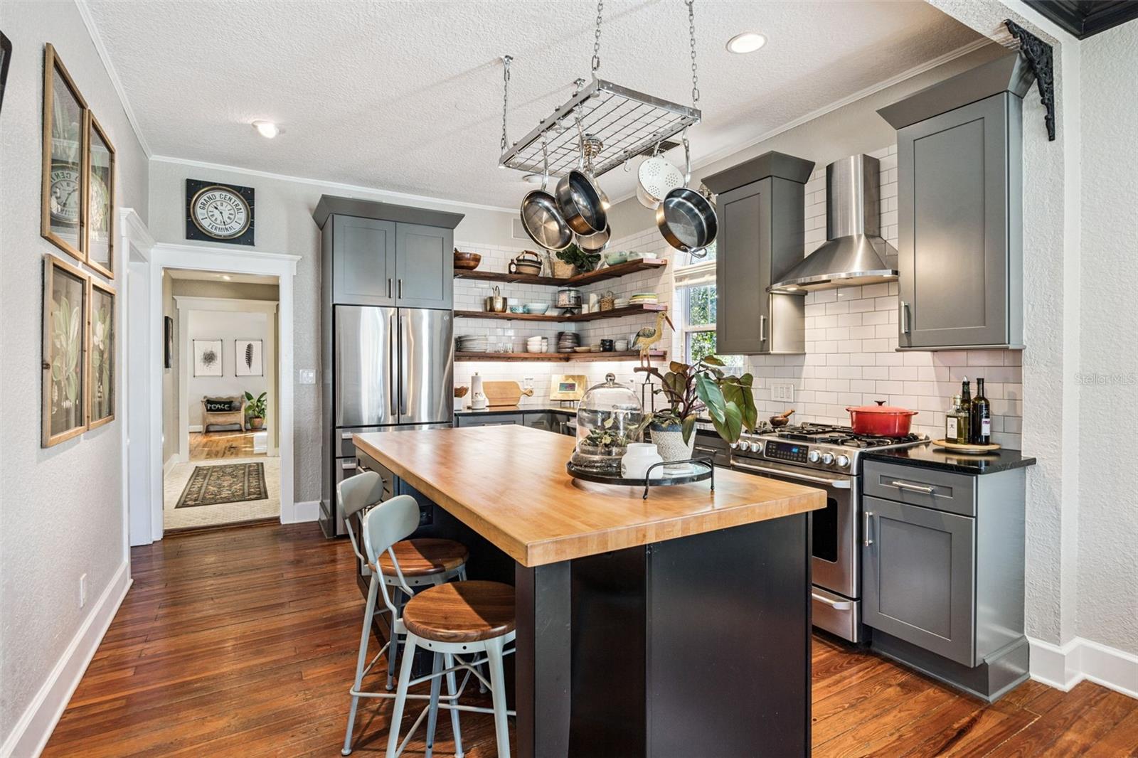 Image 6 of 45 For 913 La Salle Avenue