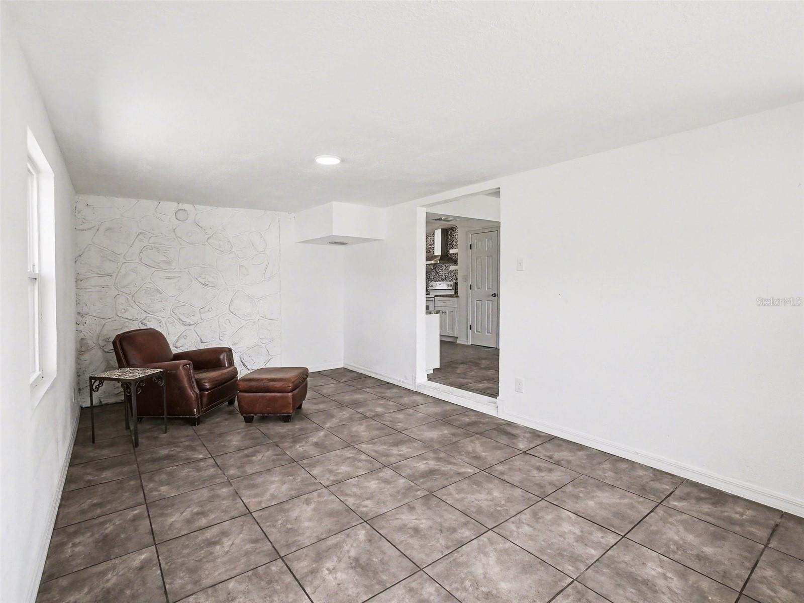 Image 10 of 29 For 3032 Truman Boulevard