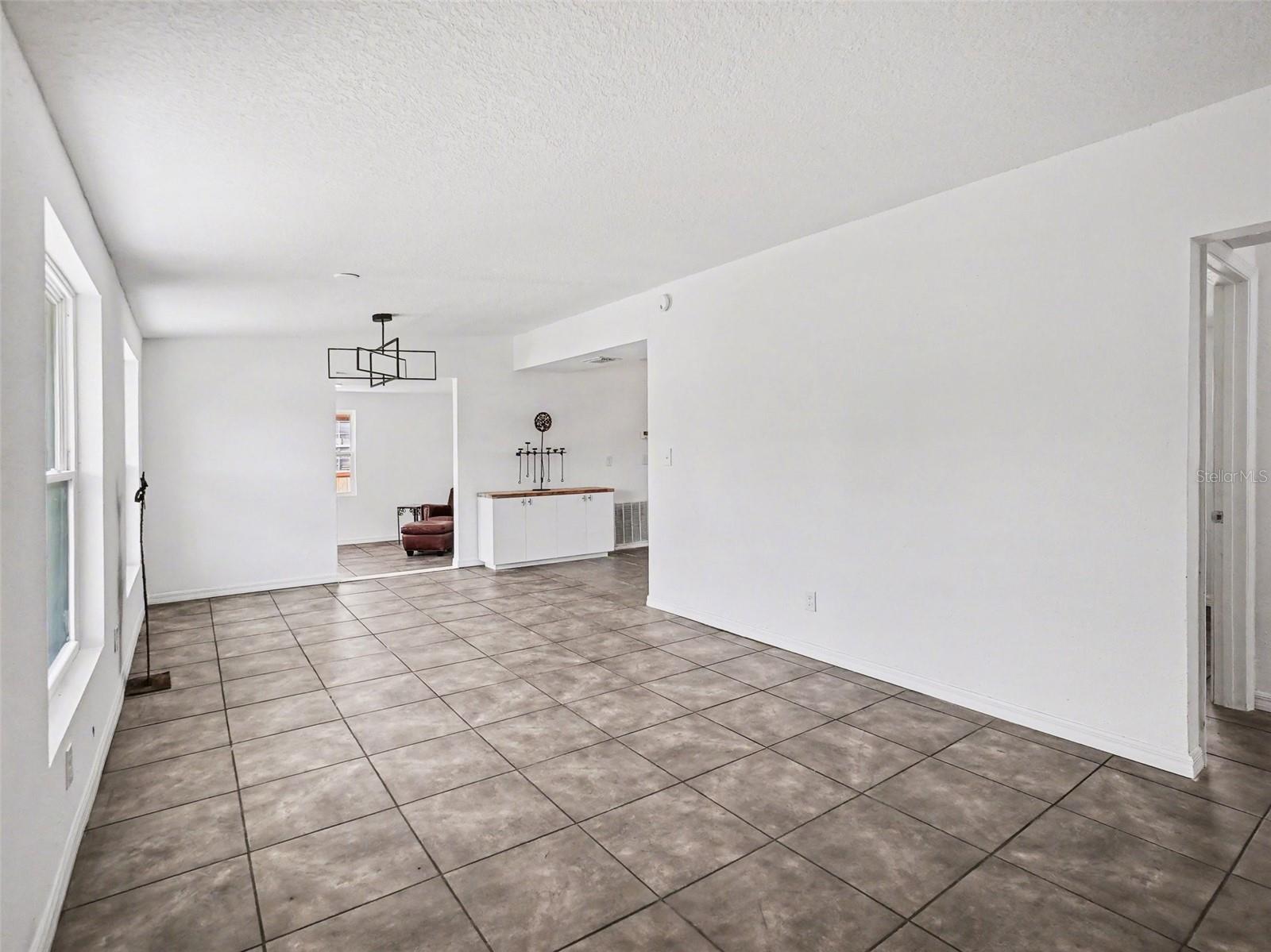 Image 4 of 29 For 3032 Truman Boulevard