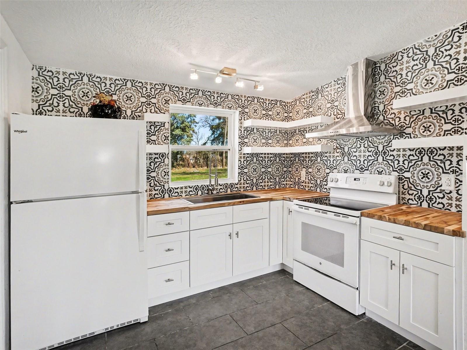 Image 7 of 29 For 3032 Truman Boulevard