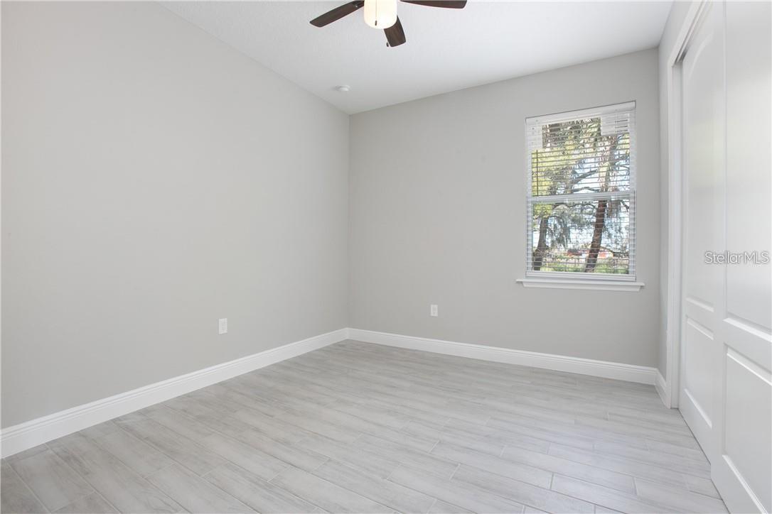 Listing photo id 16 for 1777 Burrows Lane