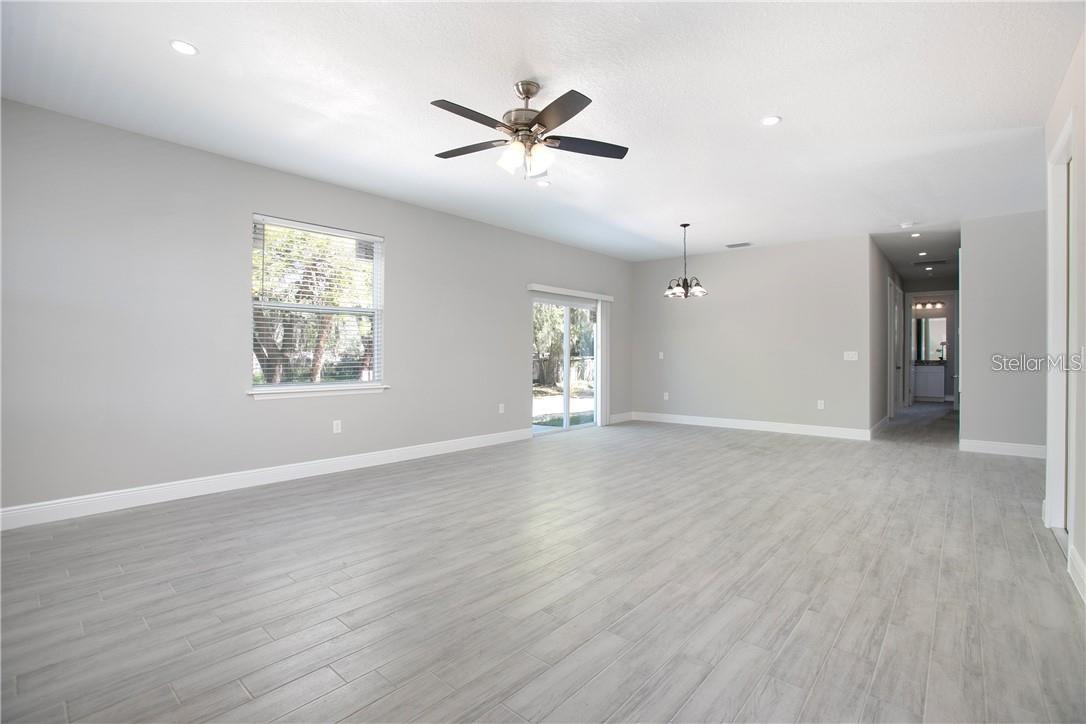 Listing photo id 6 for 1777 Burrows Lane