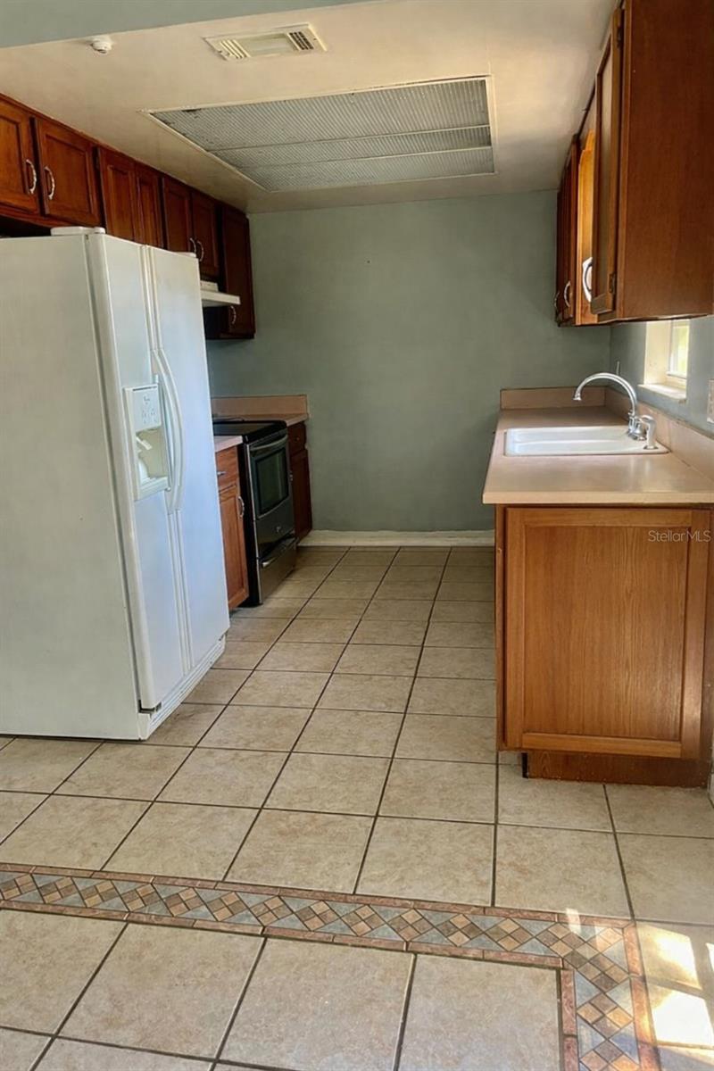 Image 3 of 8 For 235 Crabtree Avenue