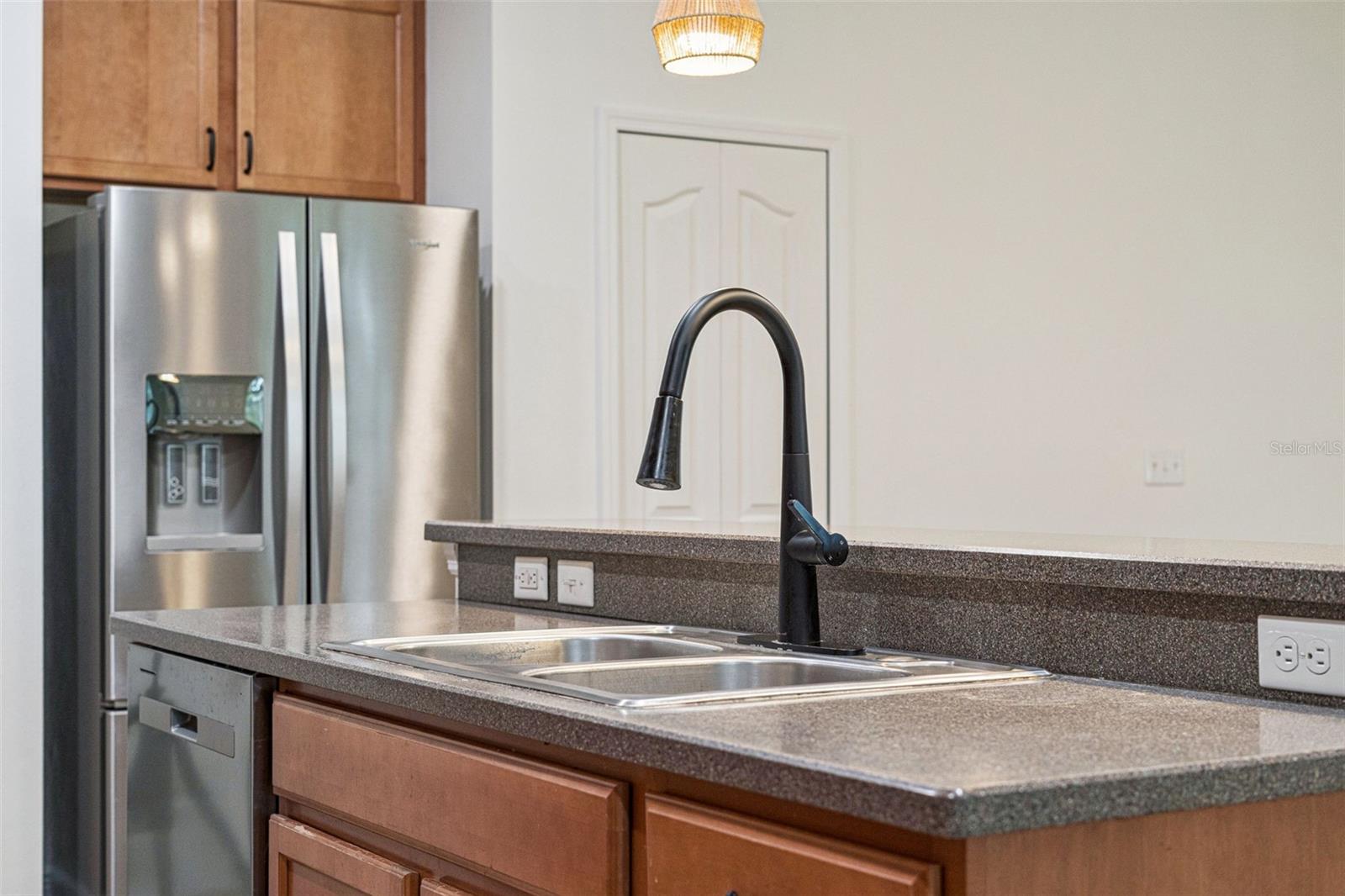 Image 19 of 50 For 11943 Verrazano Drive