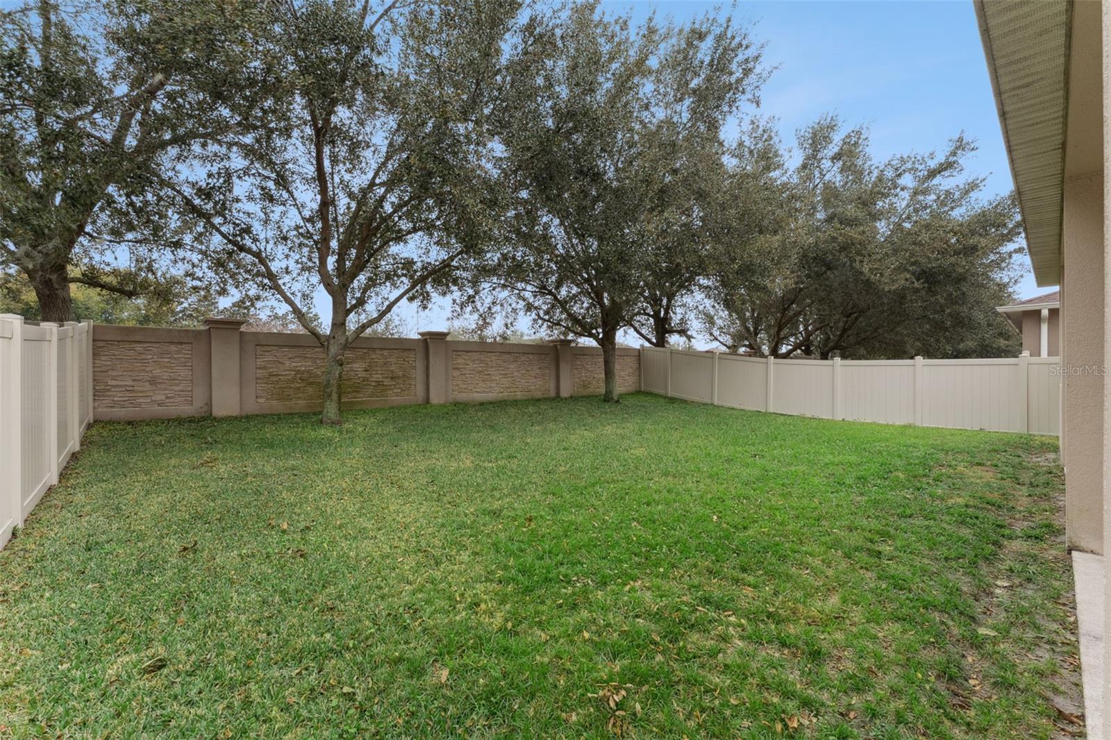 Image 37 of 50 For 11943 Verrazano Drive