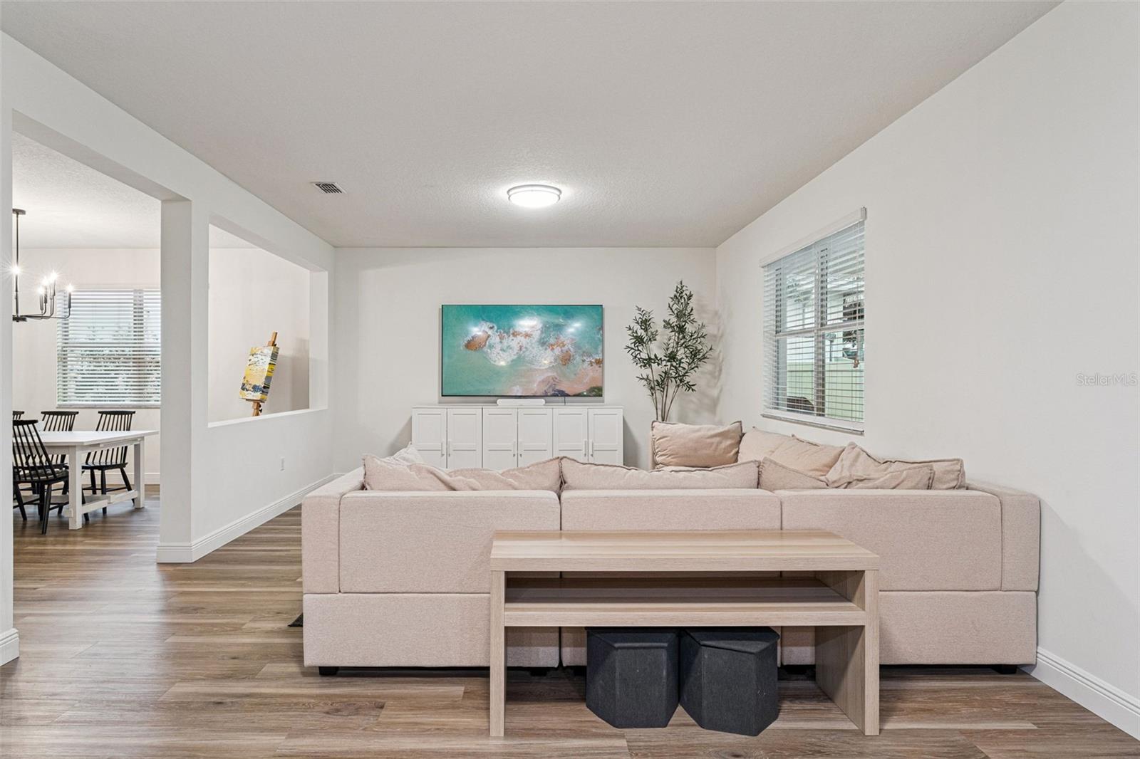 Image 9 of 50 For 11943 Verrazano Drive