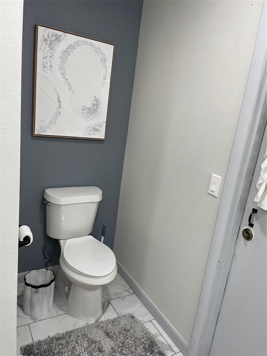 Image 10 of 25 For 2325 Lauderdale Court