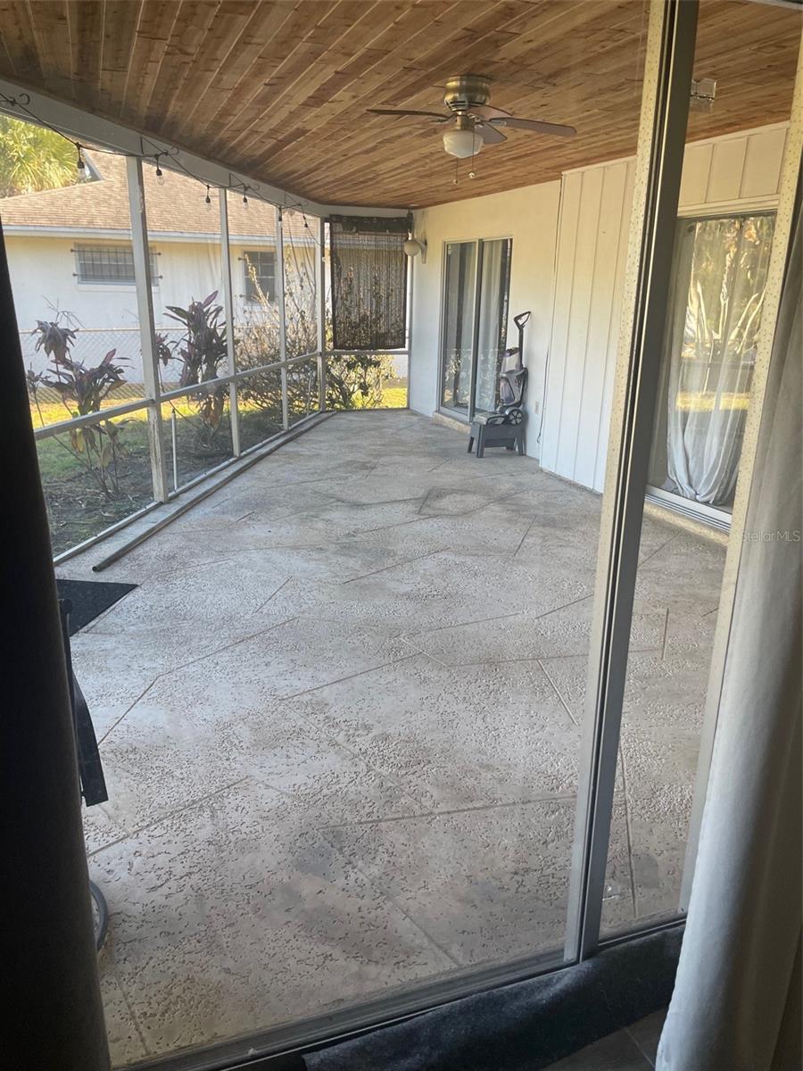 Image 22 of 25 For 2325 Lauderdale Court