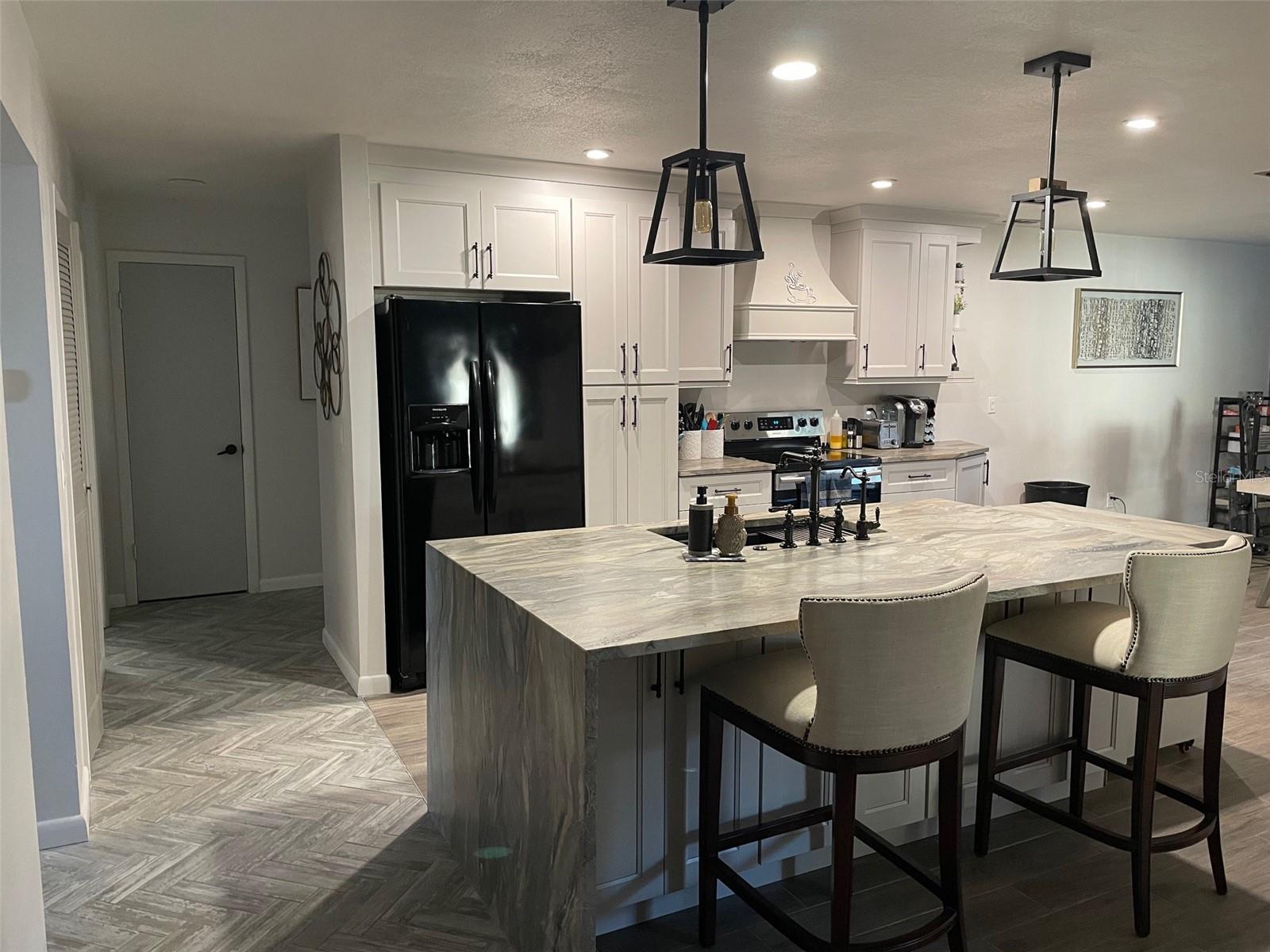 Image 4 of 25 For 2325 Lauderdale Court