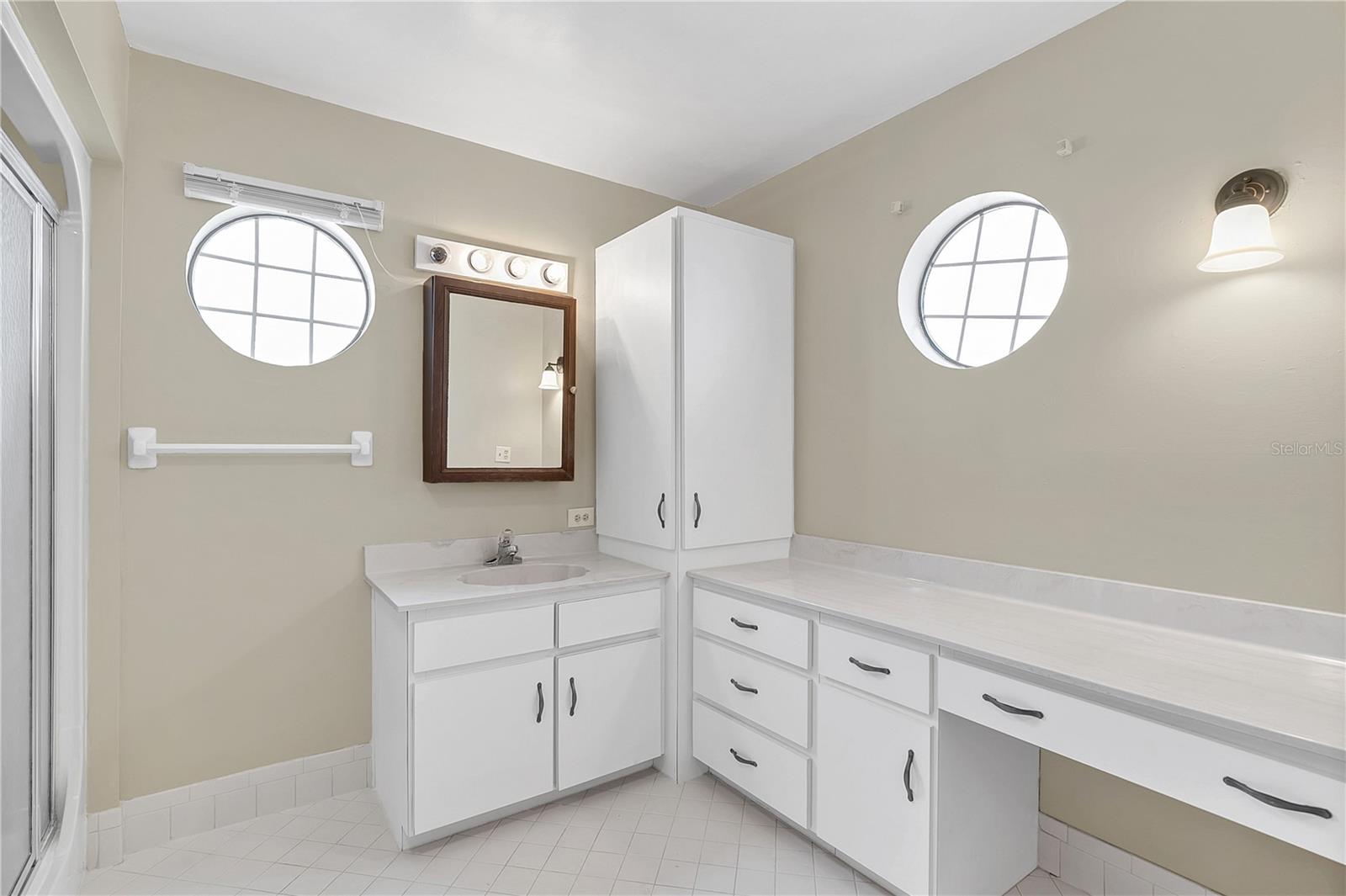 Image 21 of 27 For 136 Florida Shores Boulevard