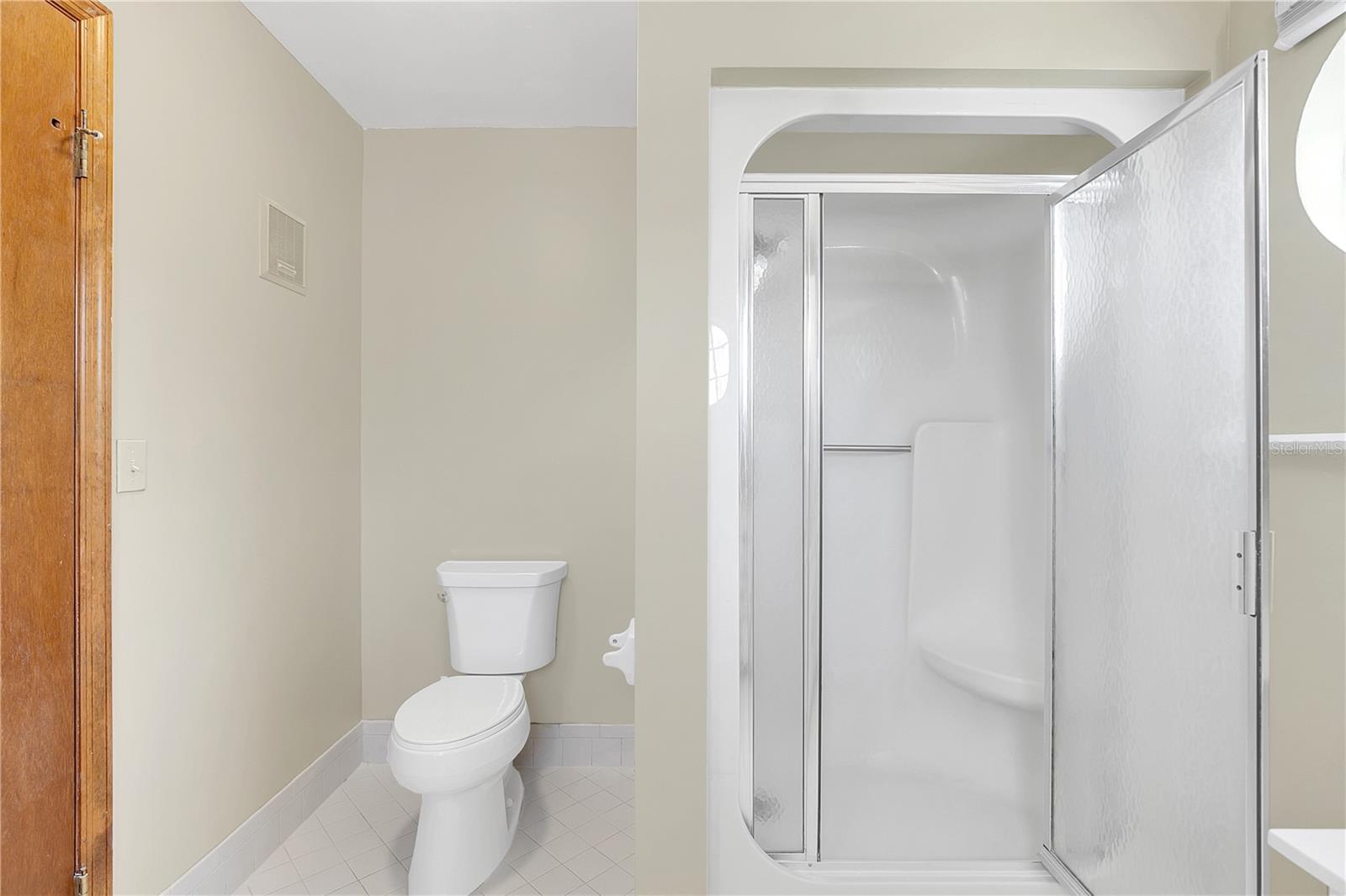 Image 22 of 27 For 136 Florida Shores Boulevard