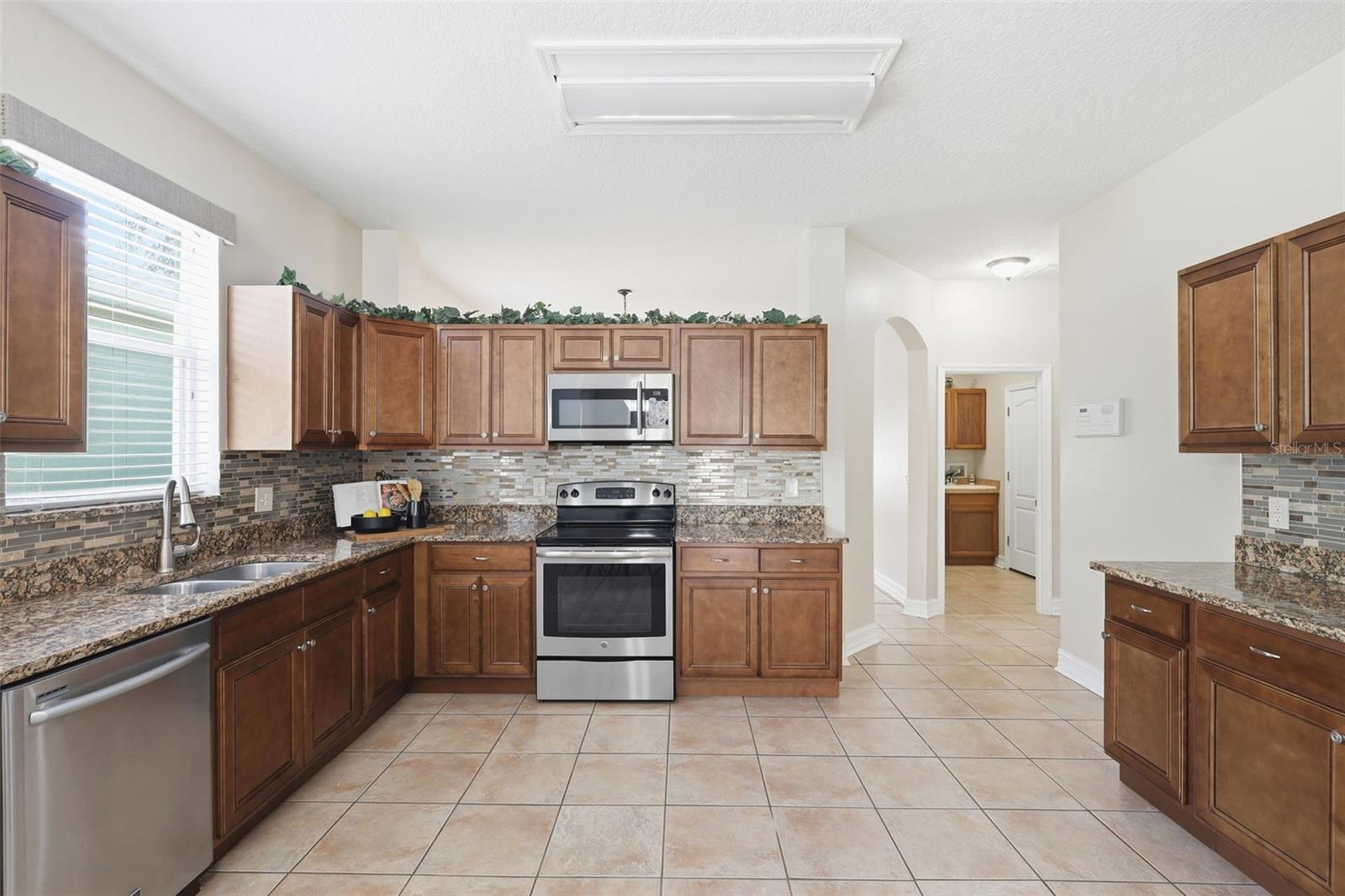 Image 6 of 21 For 12419 Cape Sound Cove