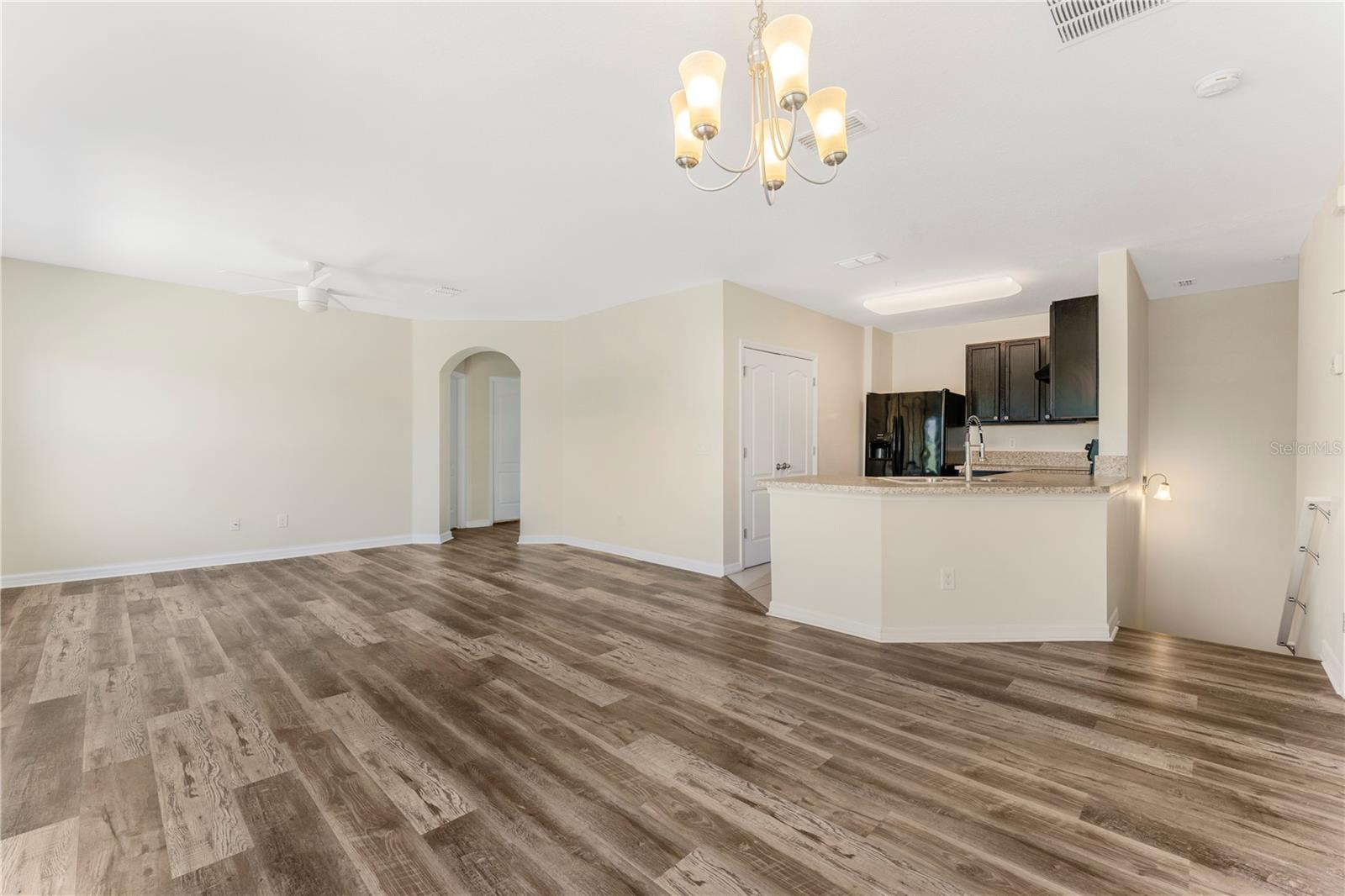 Image 4 of 14 For 3441 Seneca Club Loop 25-101