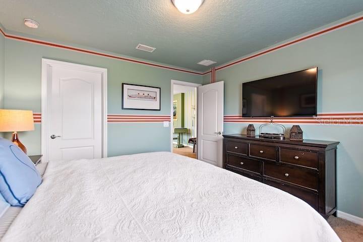 Image 34 of 61 For 1627 Lima Ave