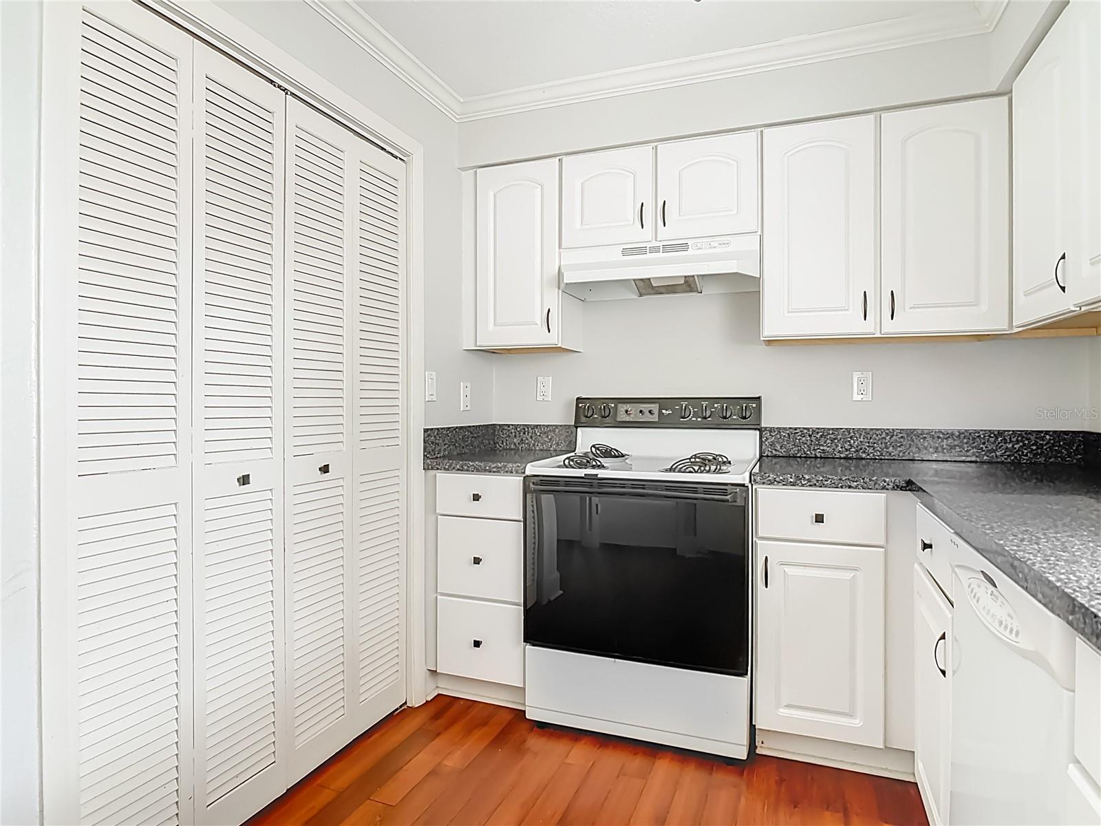 Image 8 of 30 For 2971 Portsmouth Street