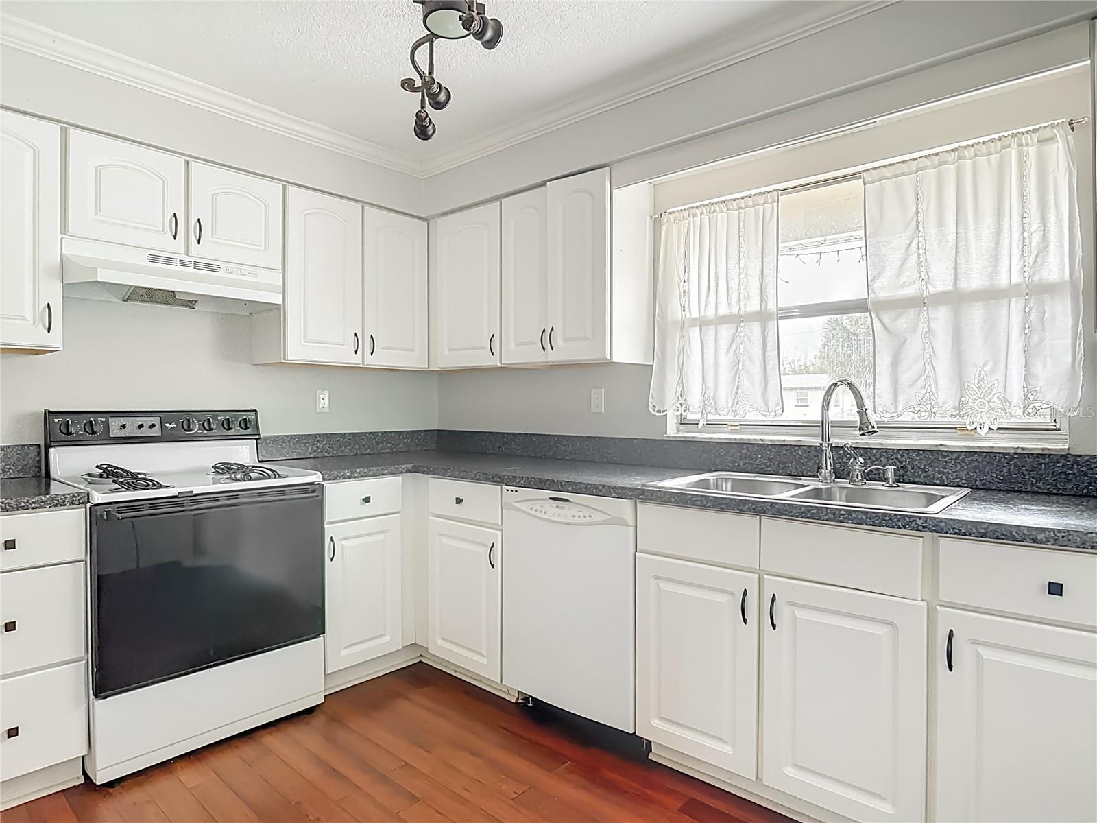 Image 9 of 30 For 2971 Portsmouth Street