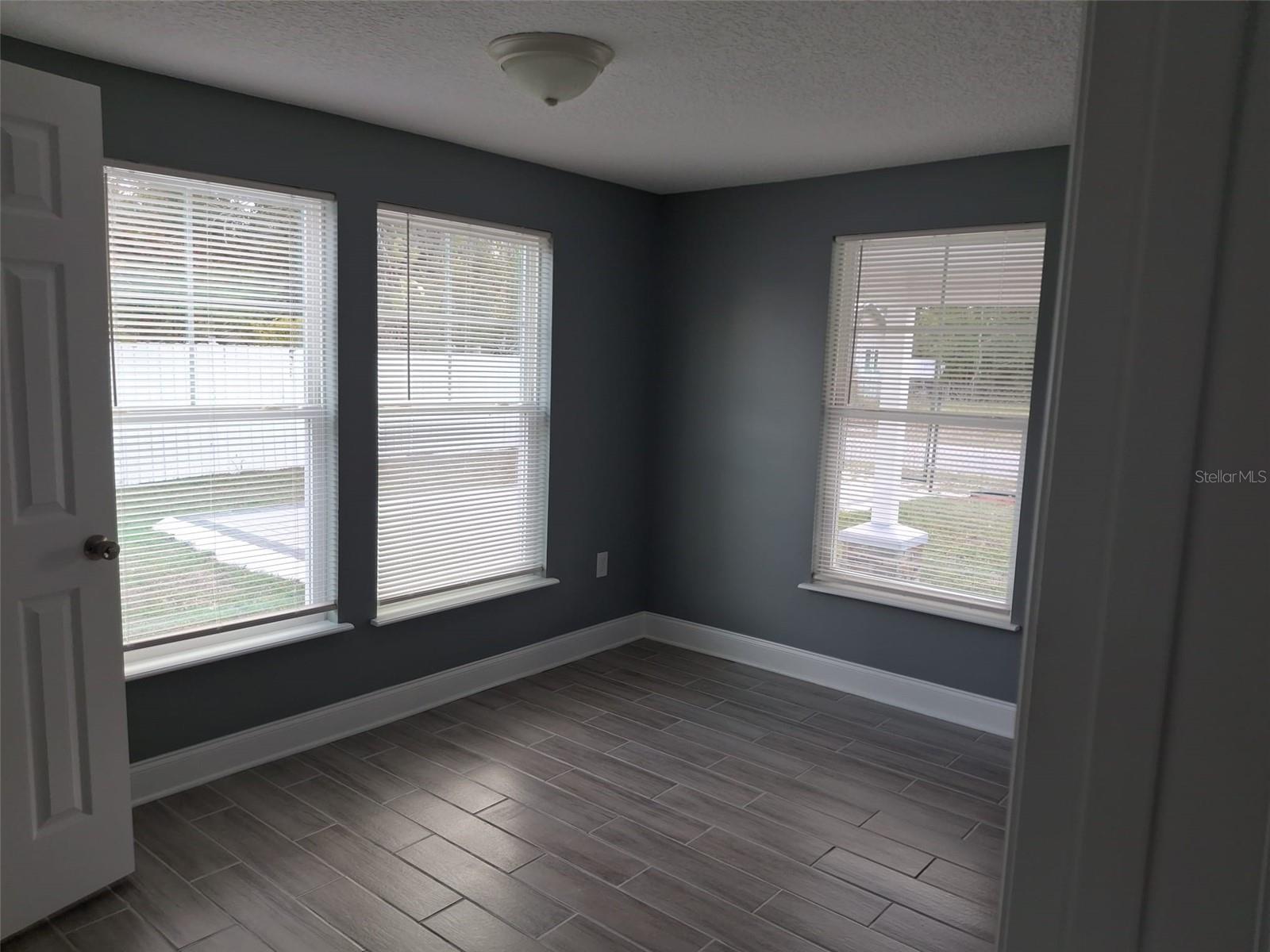 Image 11 of 23 For 825 3rd Street