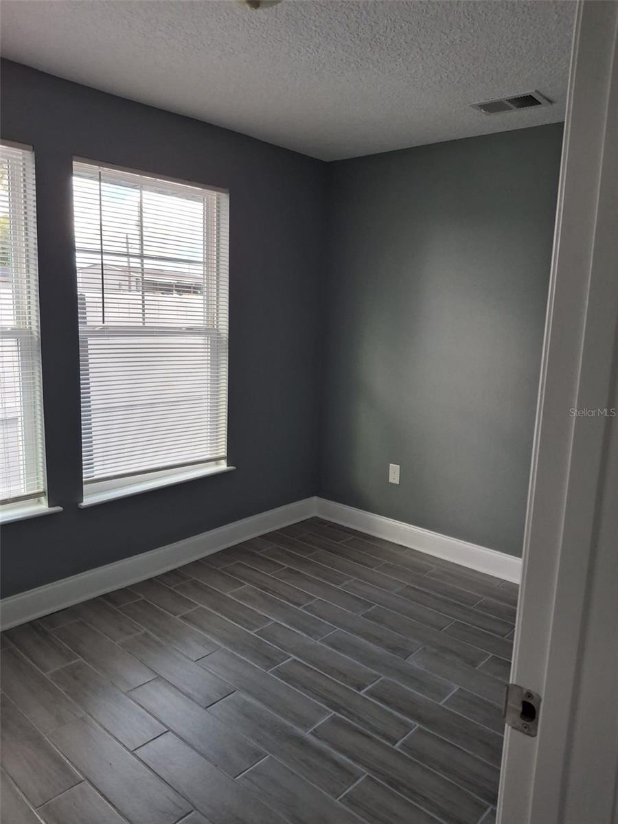 Image 12 of 23 For 825 3rd Street