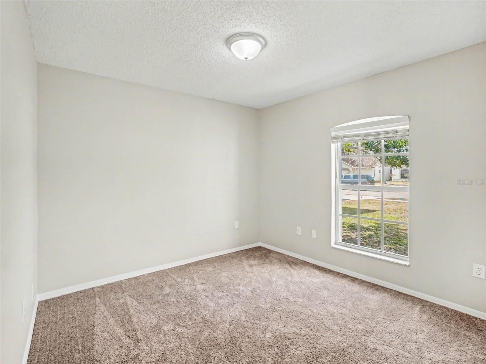 Listing photo id 10 for 2942 Cialella Pass