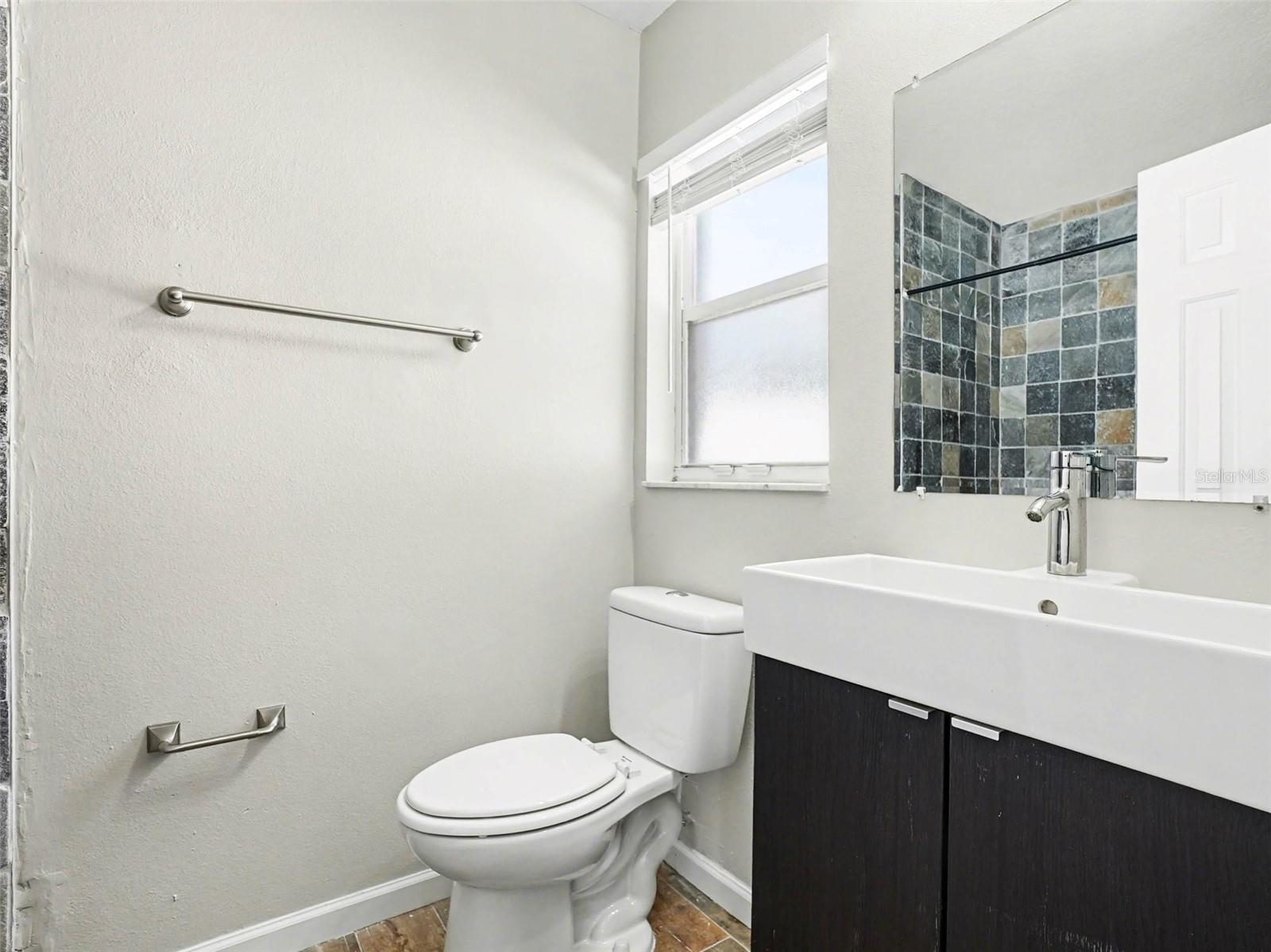 Listing photo id 12 for 2942 Cialella Pass