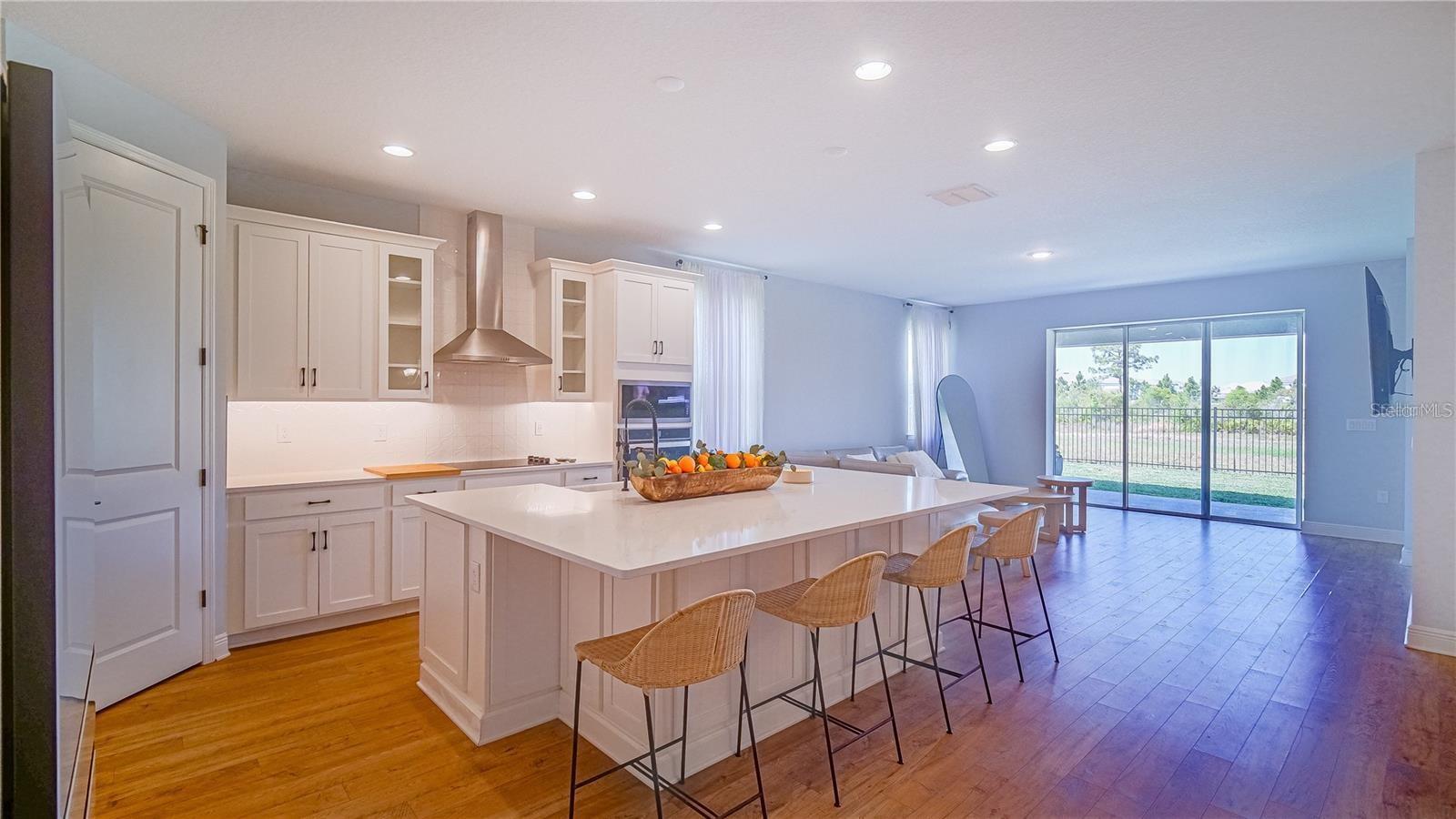 Image 11 of 32 For 18851 Rawson Street