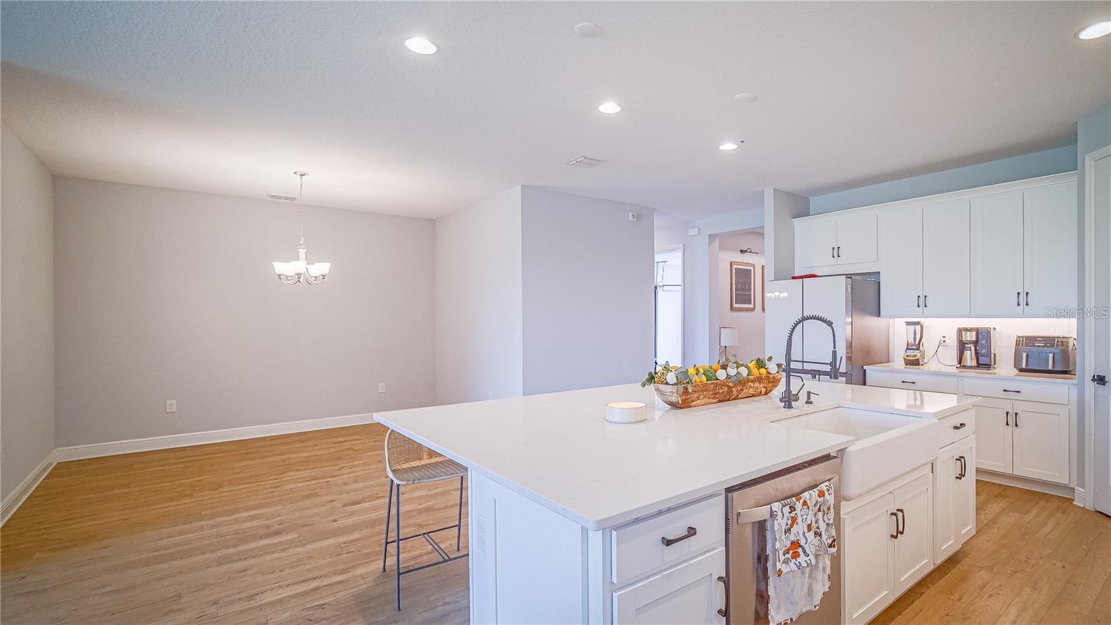 Image 12 of 32 For 18851 Rawson Street