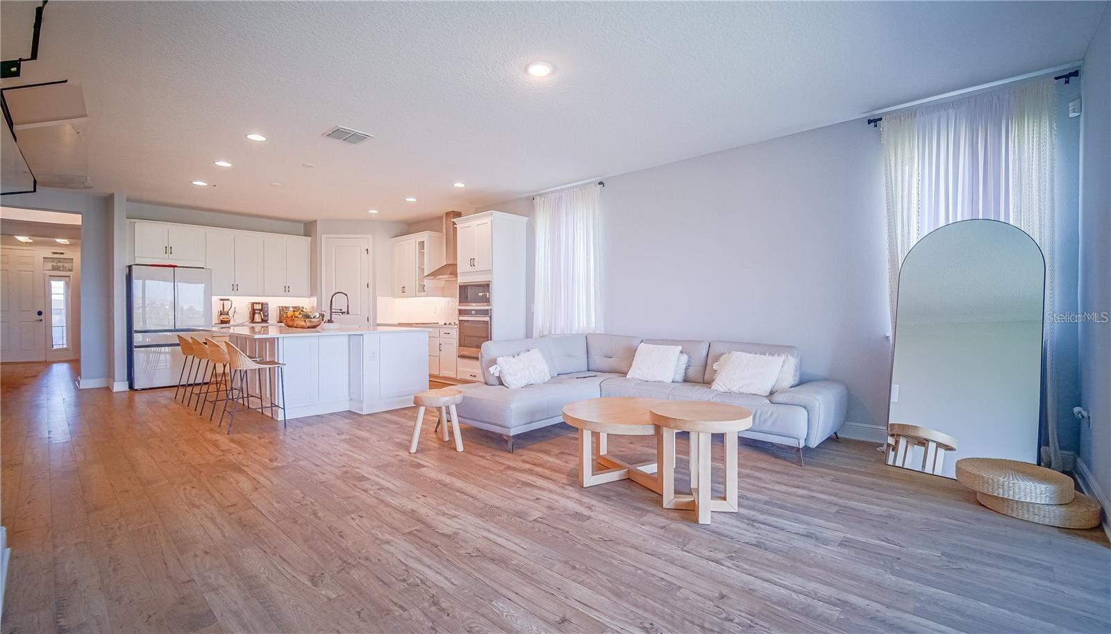 Image 15 of 32 For 18851 Rawson Street