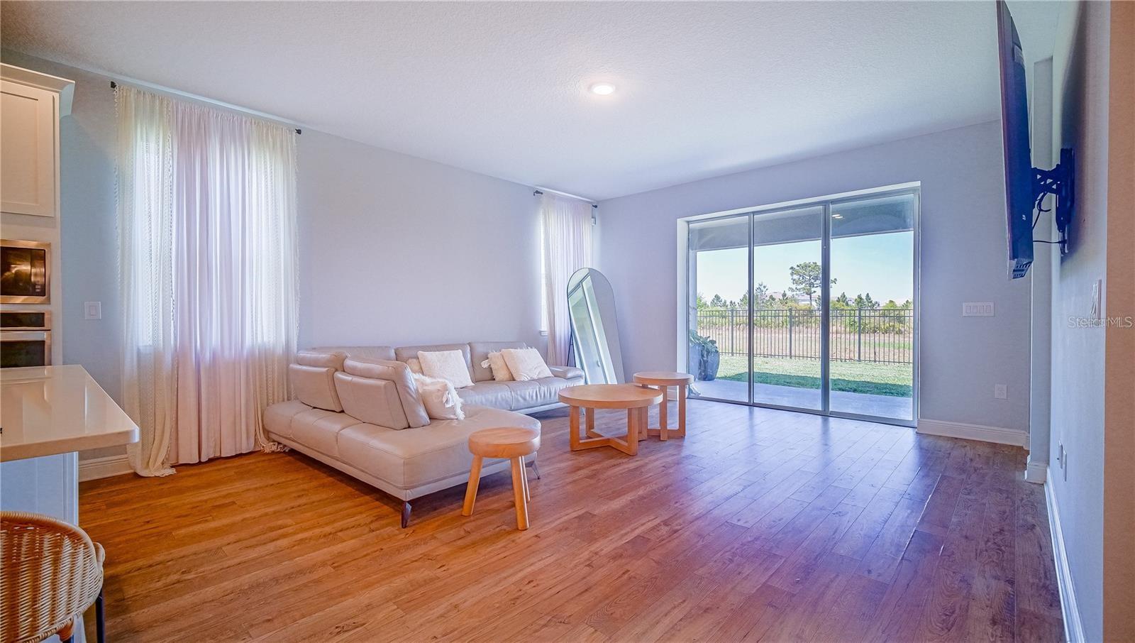 Image 17 of 32 For 18851 Rawson Street