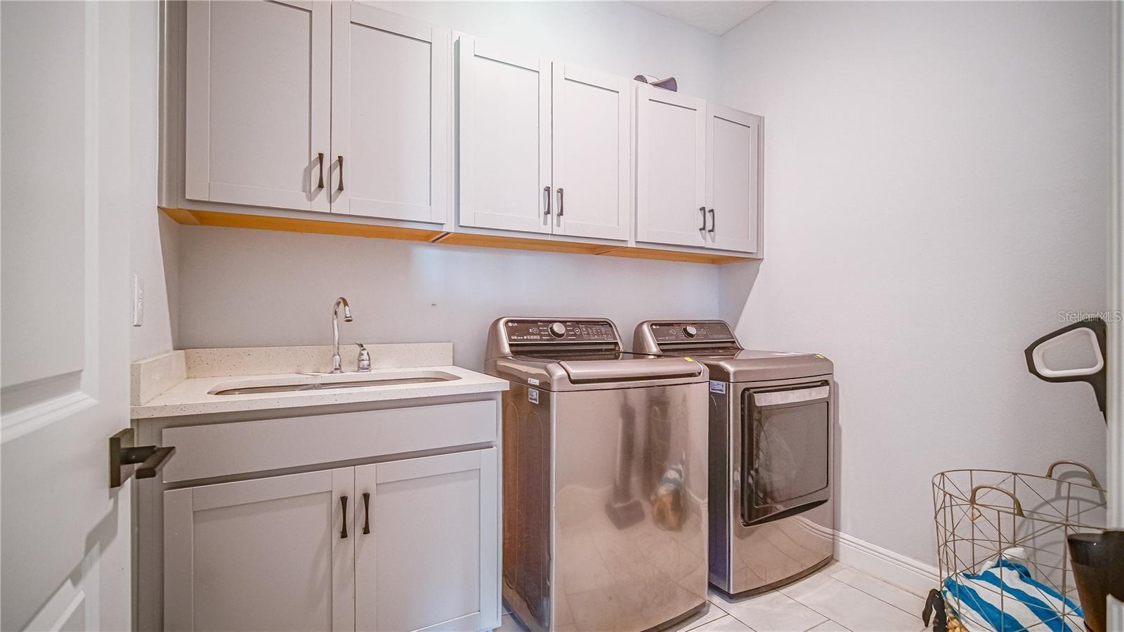 Image 23 of 32 For 18851 Rawson Street