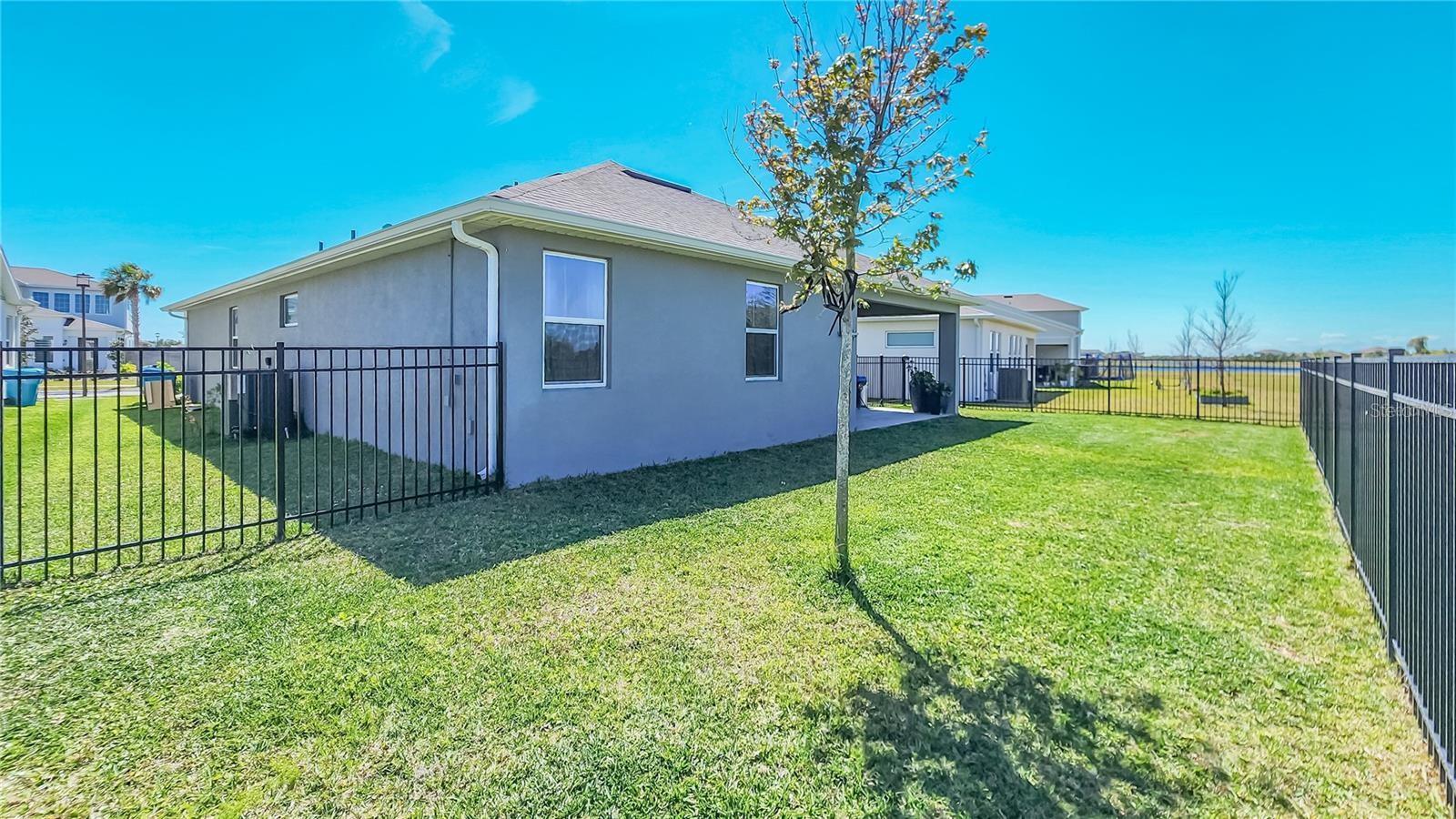 Image 25 of 32 For 18851 Rawson Street