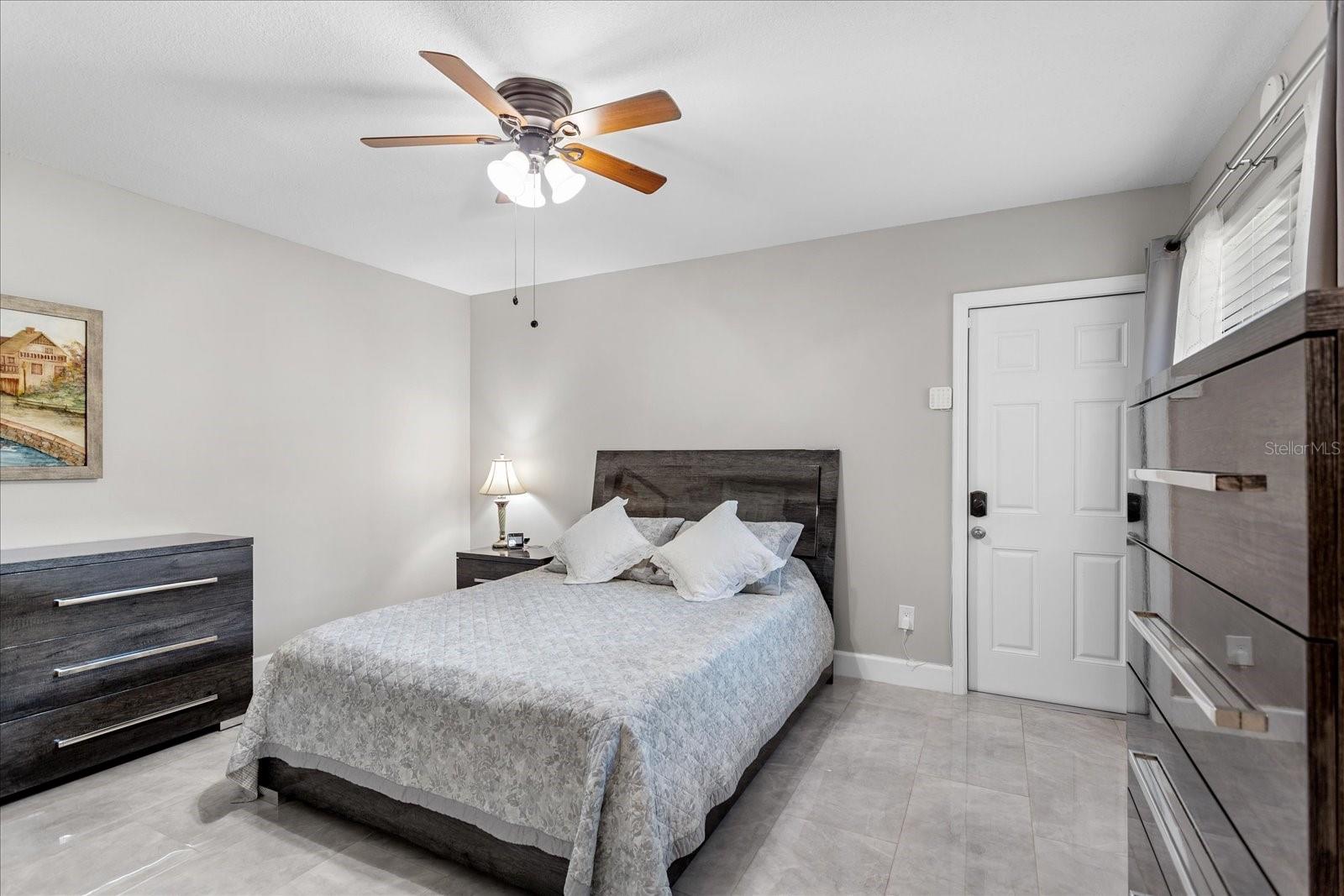 Image 23 of 46 For 409 Evesham Place