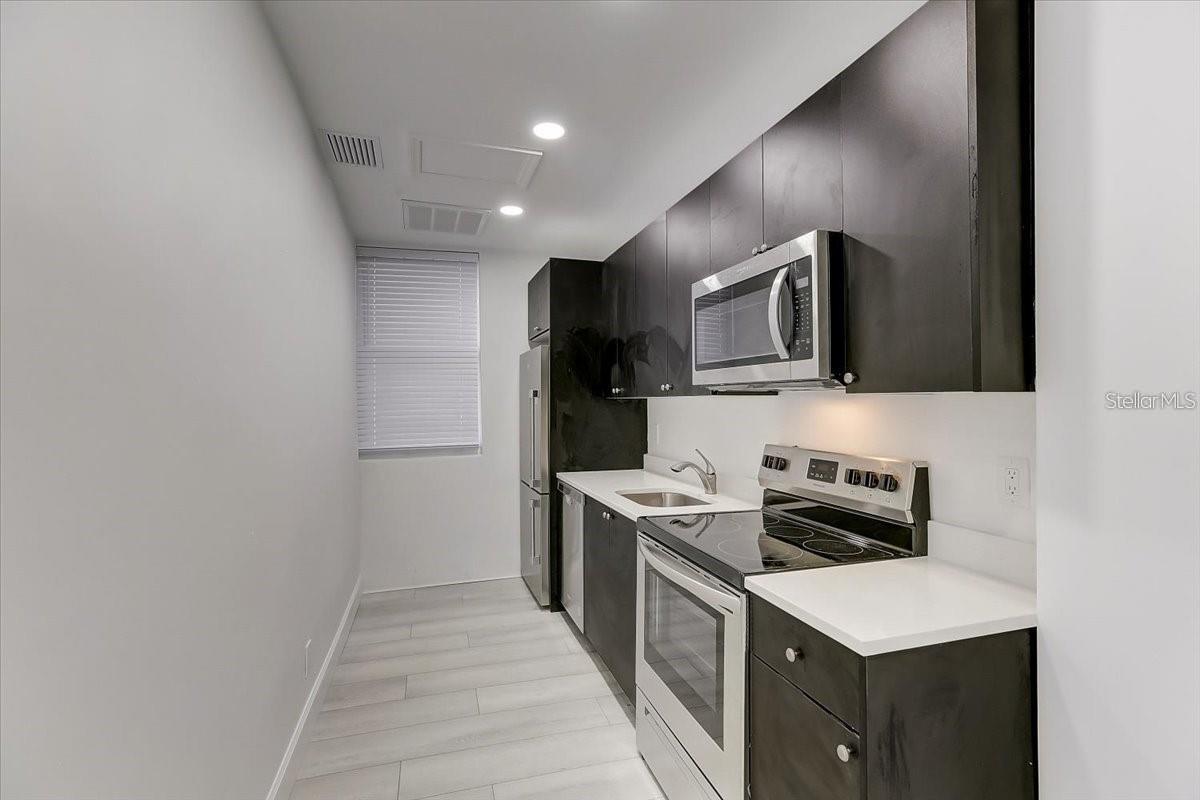 Image 13 of 42 For 1862 6th Street