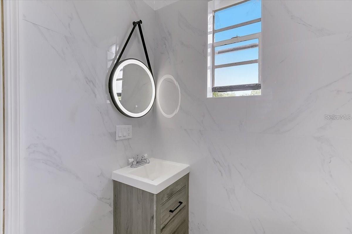 Image 21 of 42 For 1862 6th Street