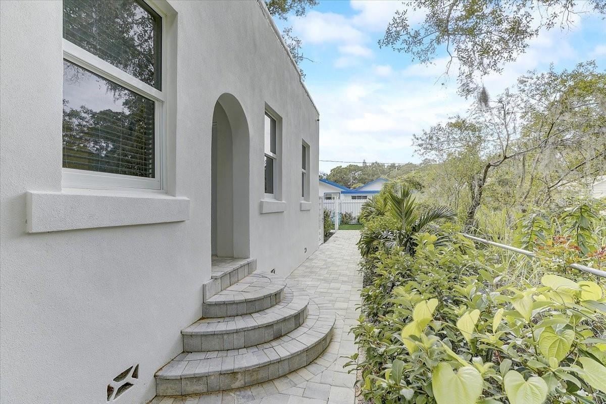 Image 23 of 42 For 1862 6th Street