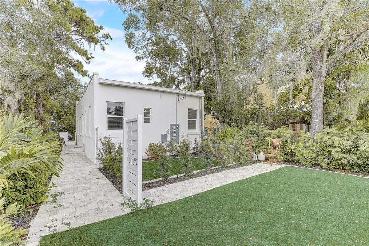 Image 24 of 42 For 1862 6th Street