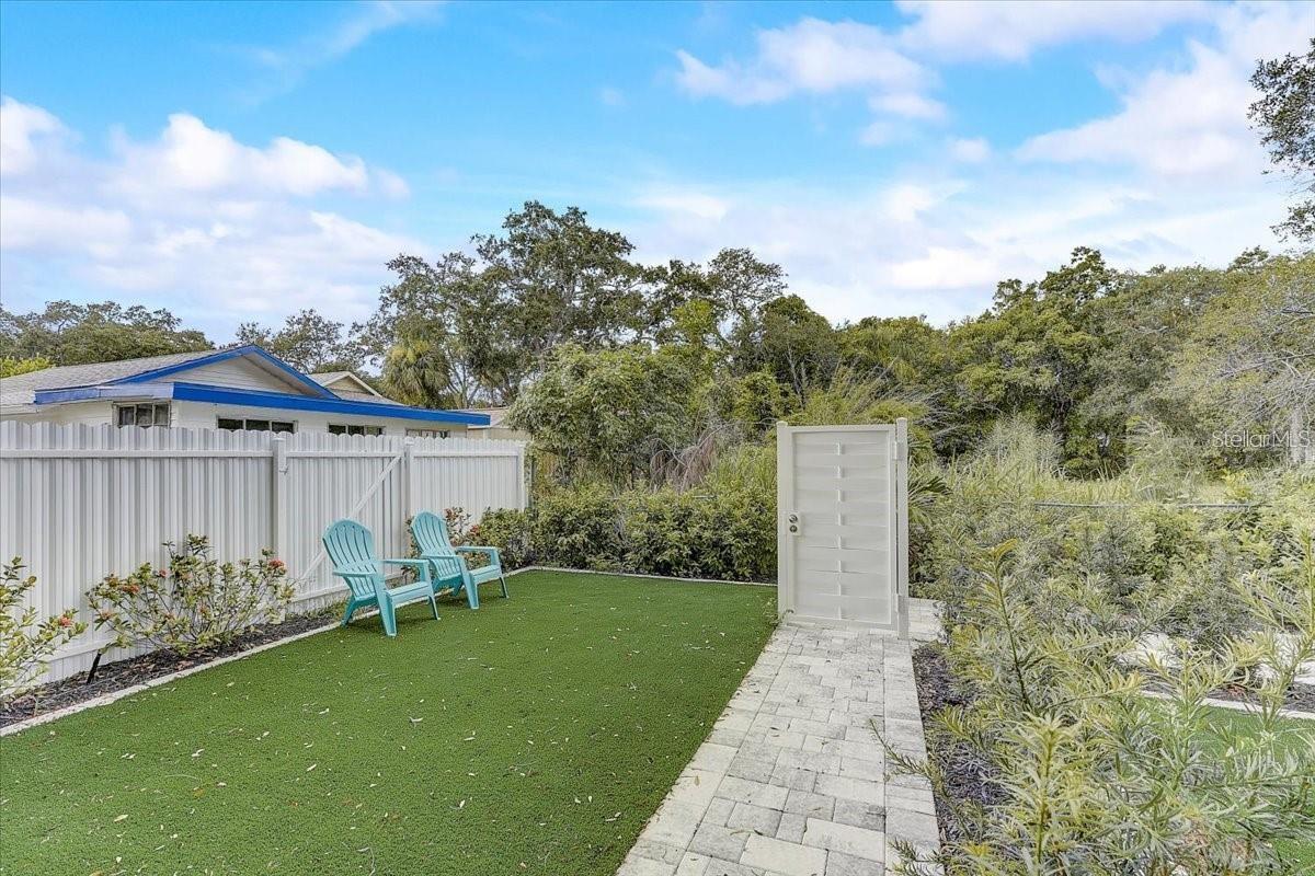 Image 26 of 42 For 1862 6th Street