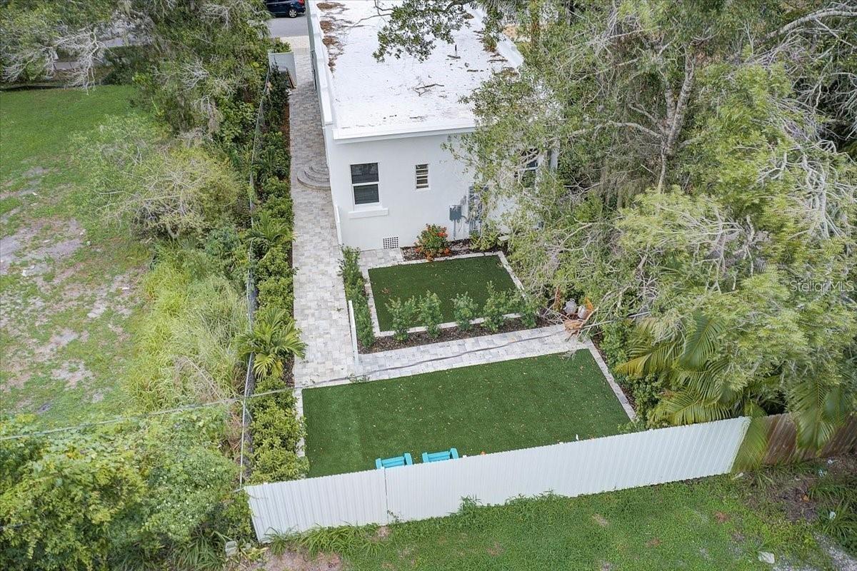 Image 28 of 42 For 1862 6th Street