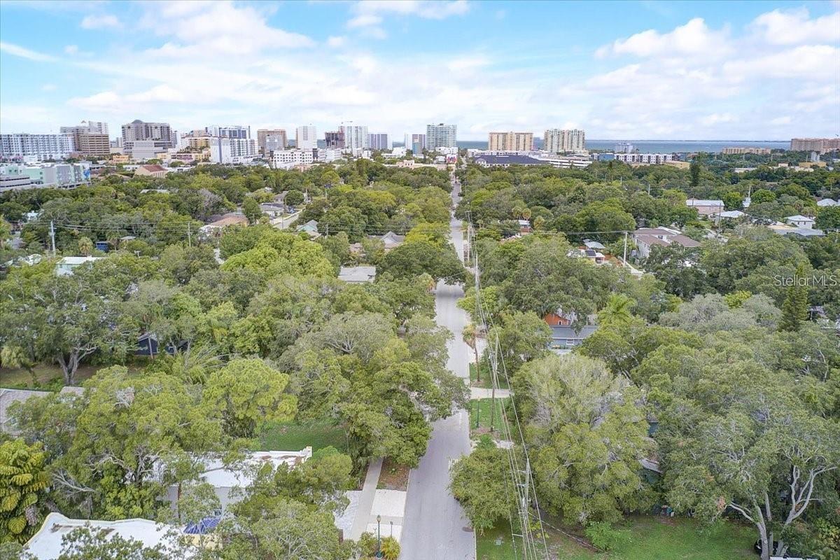 Image 32 of 42 For 1862 6th Street