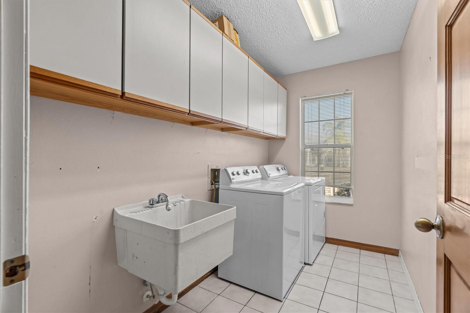 Image 19 of 45 For 2220 Tournament Court