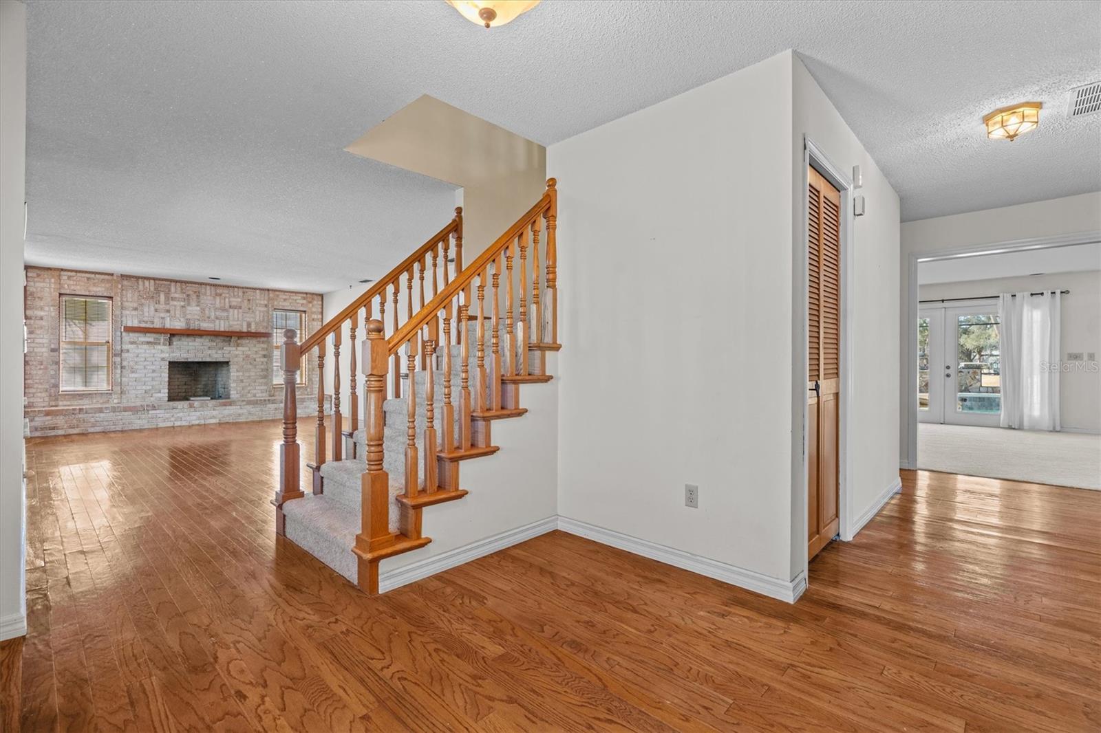 Image 6 of 45 For 2220 Tournament Court