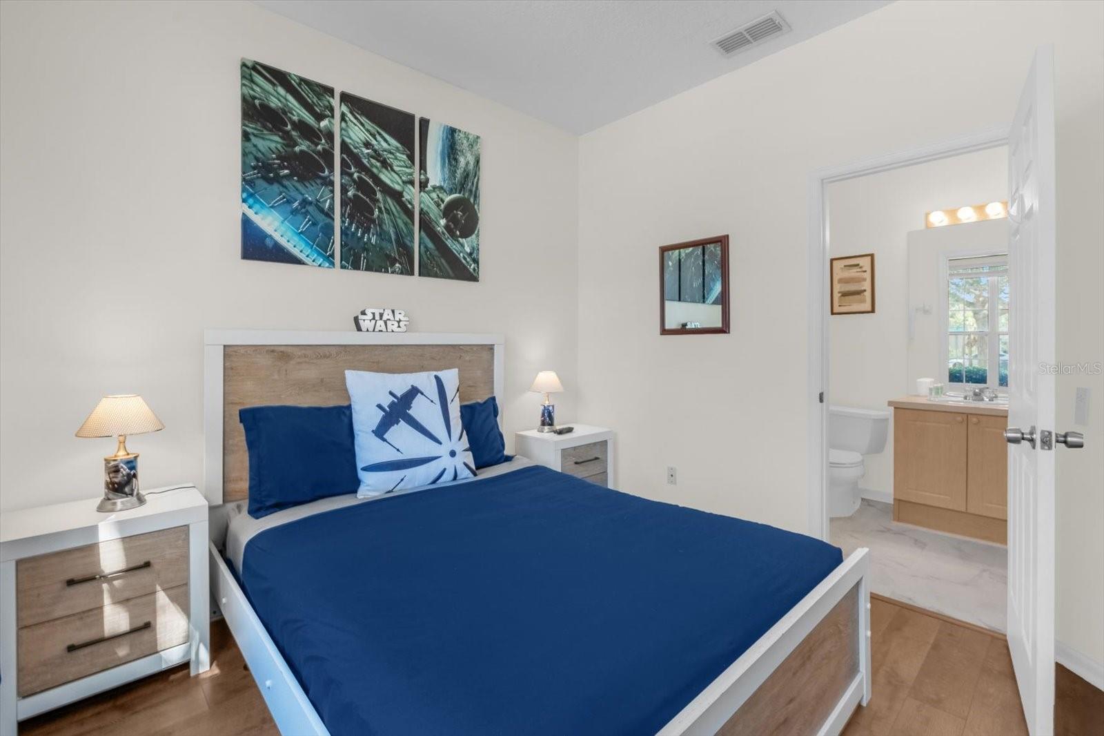 Image 13 of 52 For 2323 Silver Palm Drive