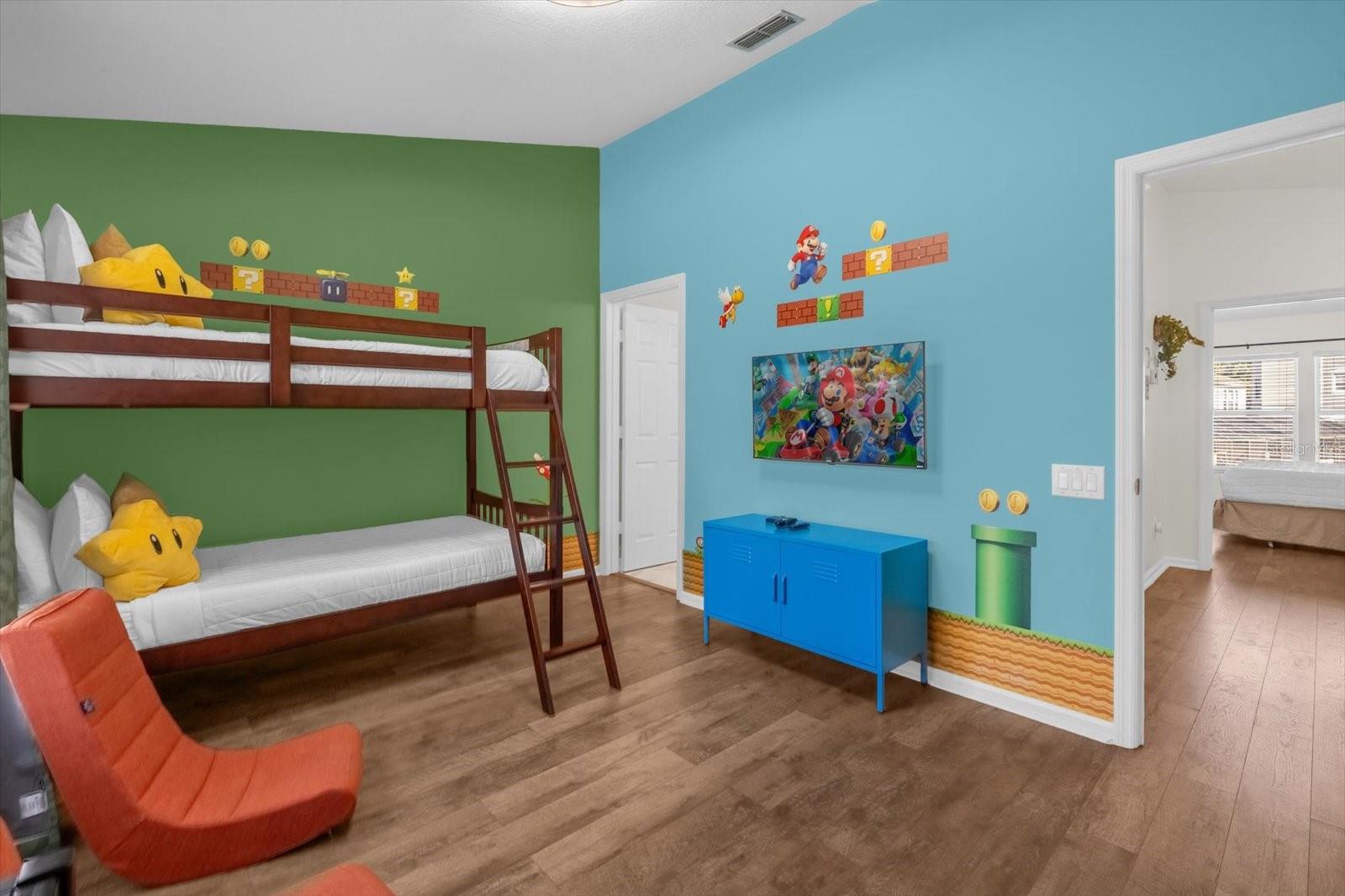 Image 21 of 52 For 2323 Silver Palm Drive