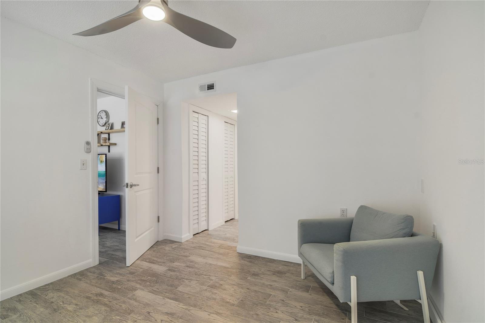 Image 16 of 27 For 1600 Big Tree Road B1