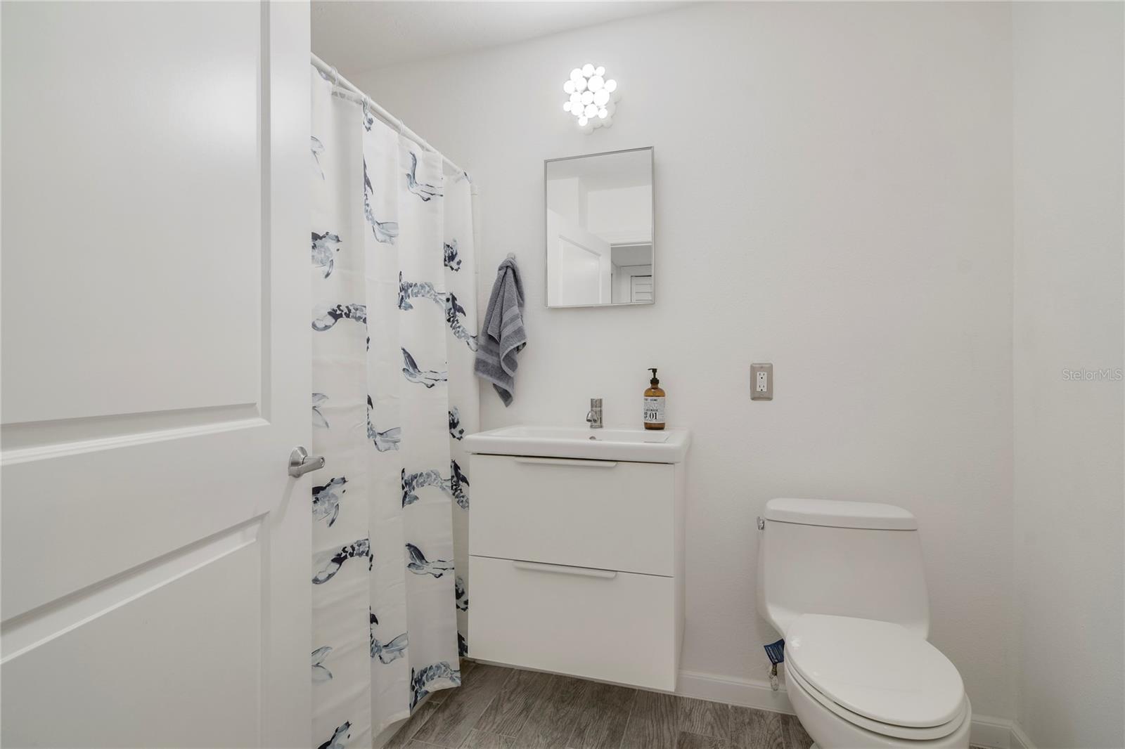 Image 17 of 27 For 1600 Big Tree Road B1