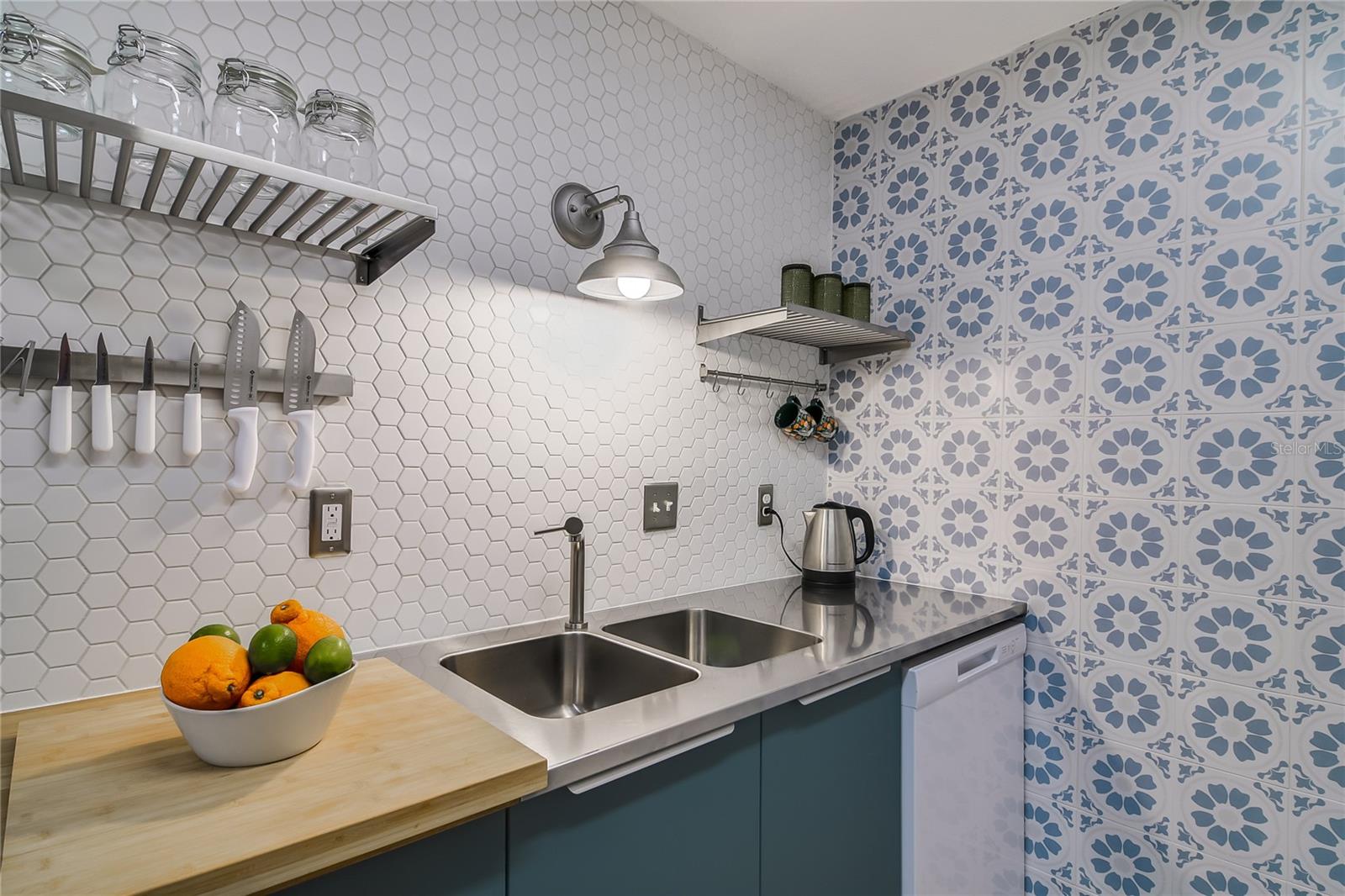 Image 7 of 27 For 1600 Big Tree Road B1