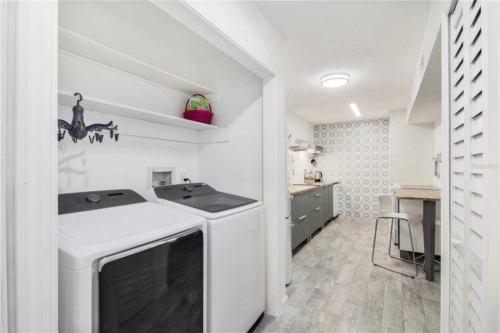 Image 9 of 27 For 1600 Big Tree Road B1